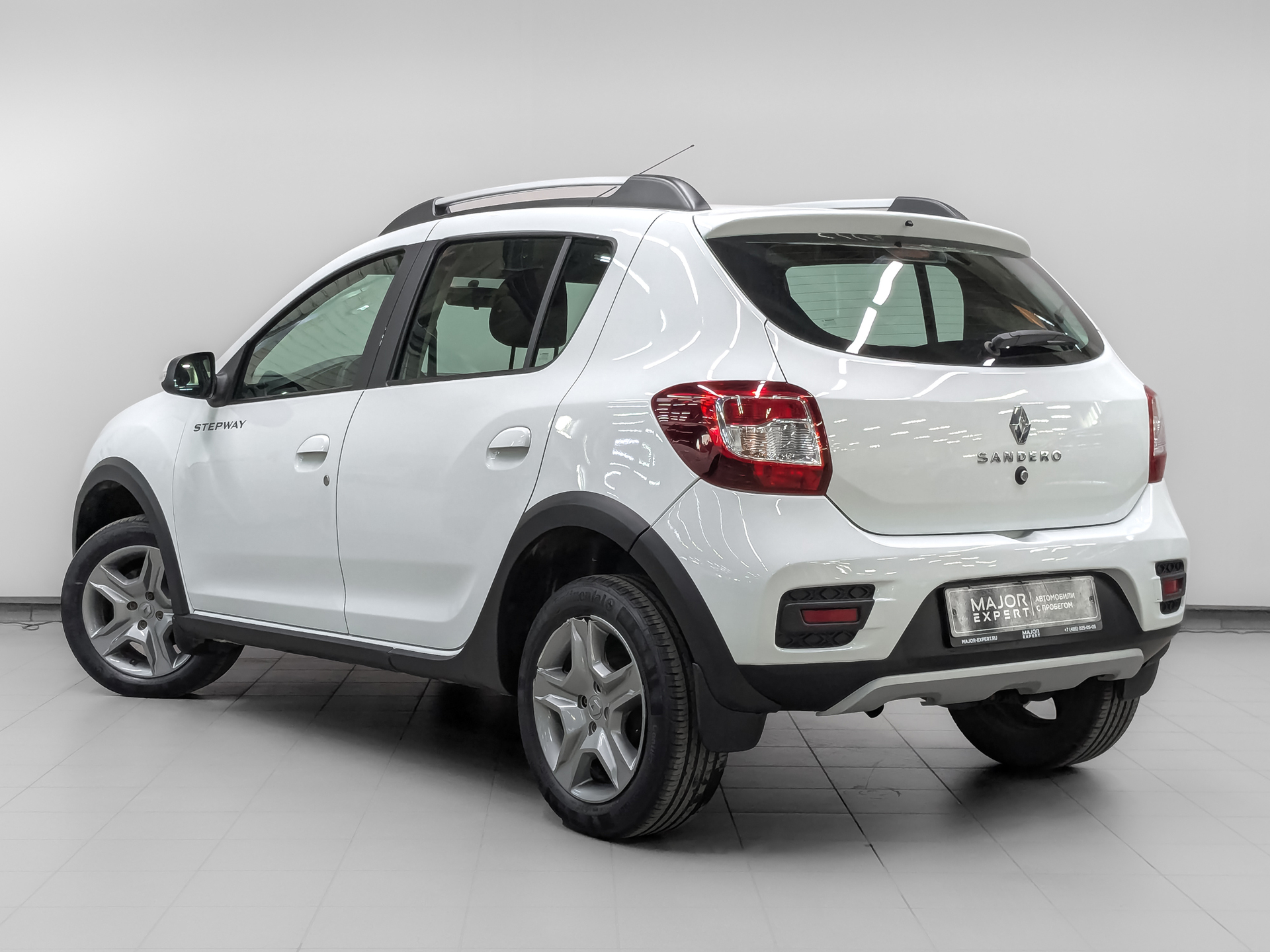 RENAULT Sandero 1.60 (102 л.с), автомат, 2021, пробег 62 235 км