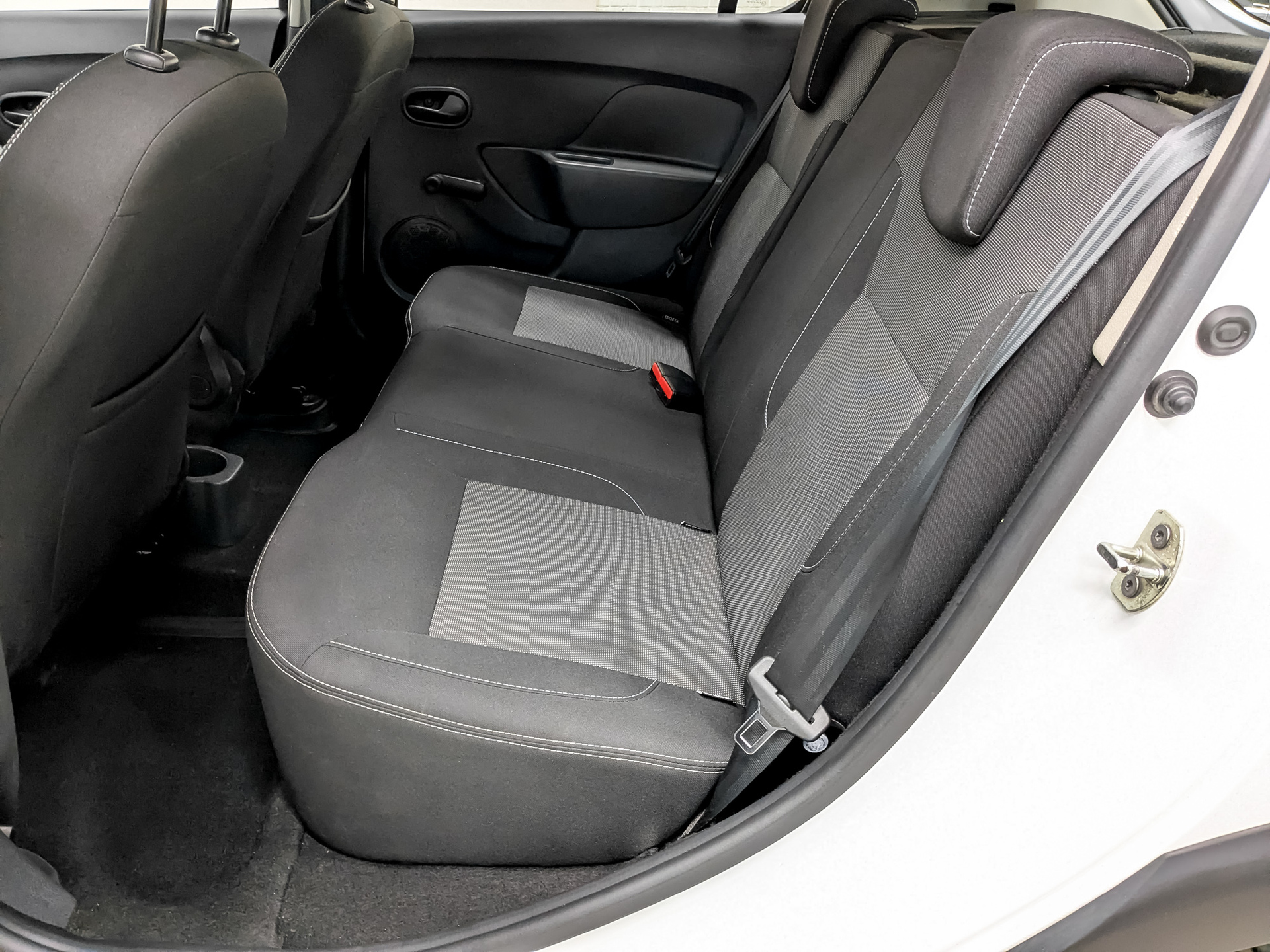RENAULT Sandero 1.60 (102 л.с), автомат, 2021, пробег 62 235 км