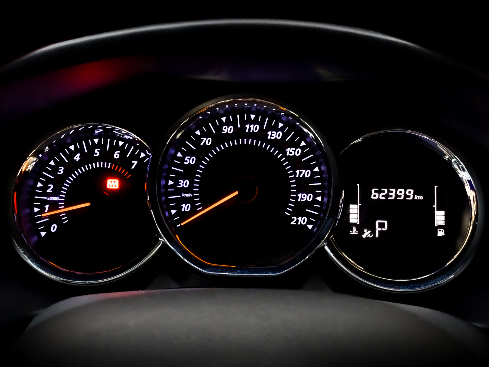 RENAULT Sandero 1.60 (102 л.с), автомат, 2021, пробег 62 235 км