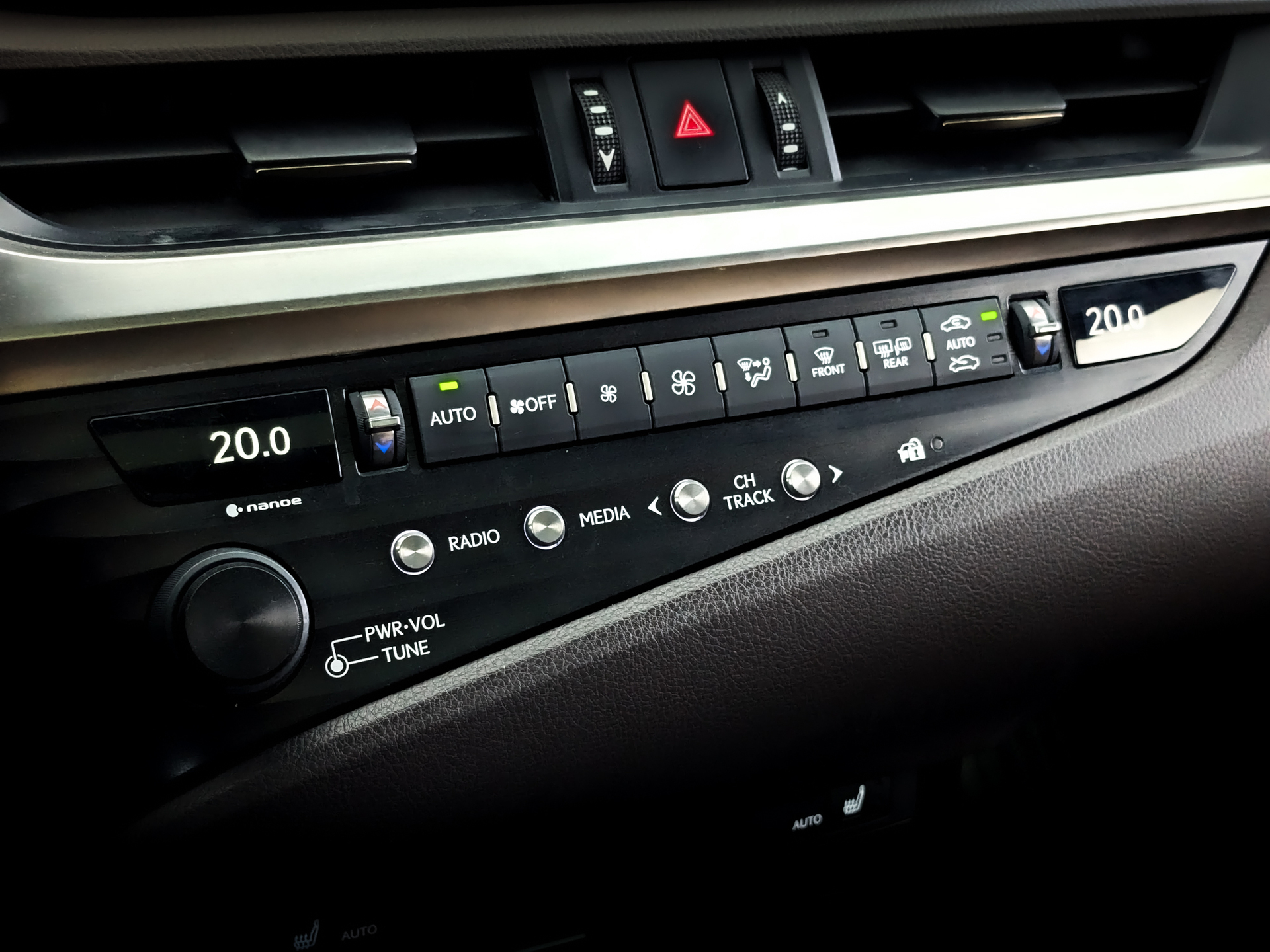 LEXUS ES 2.50 (200 л.с), автомат, 2019, пробег 155 705 км