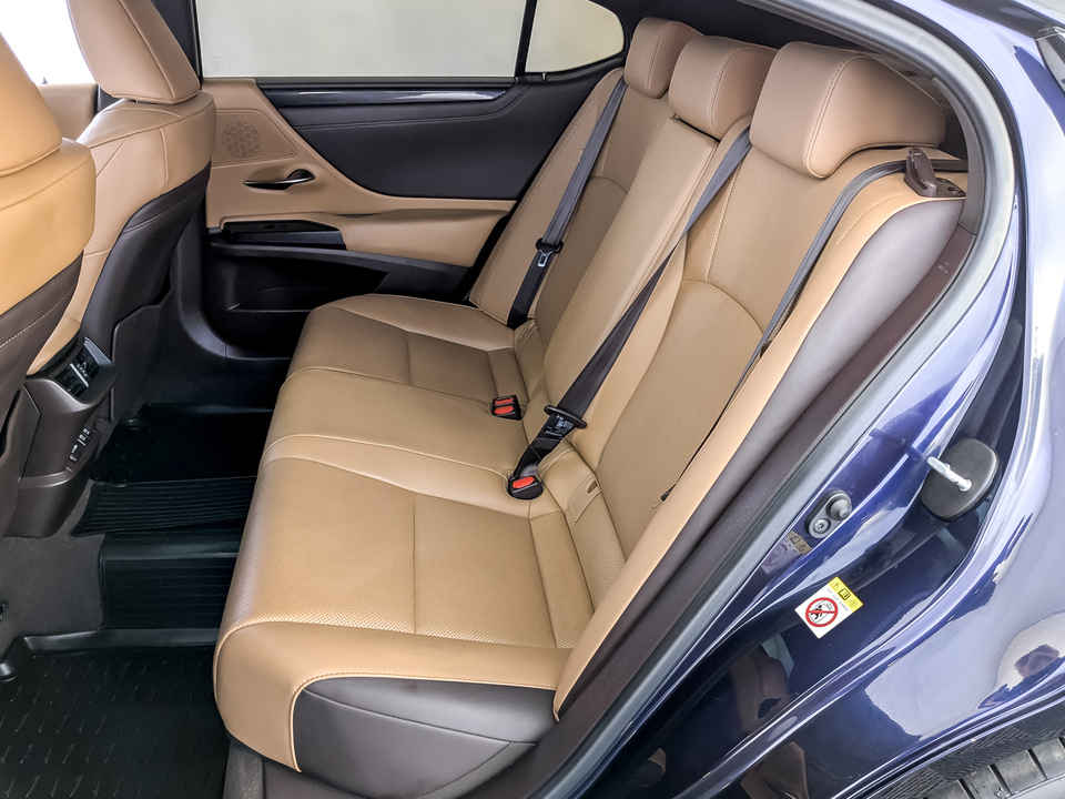 Фото Lexus ES с пробегом 155705 км
