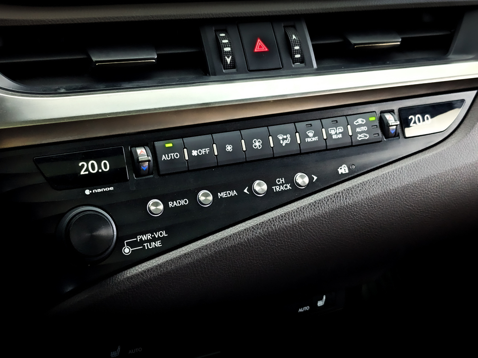 Фото Lexus ES с пробегом 155705 км