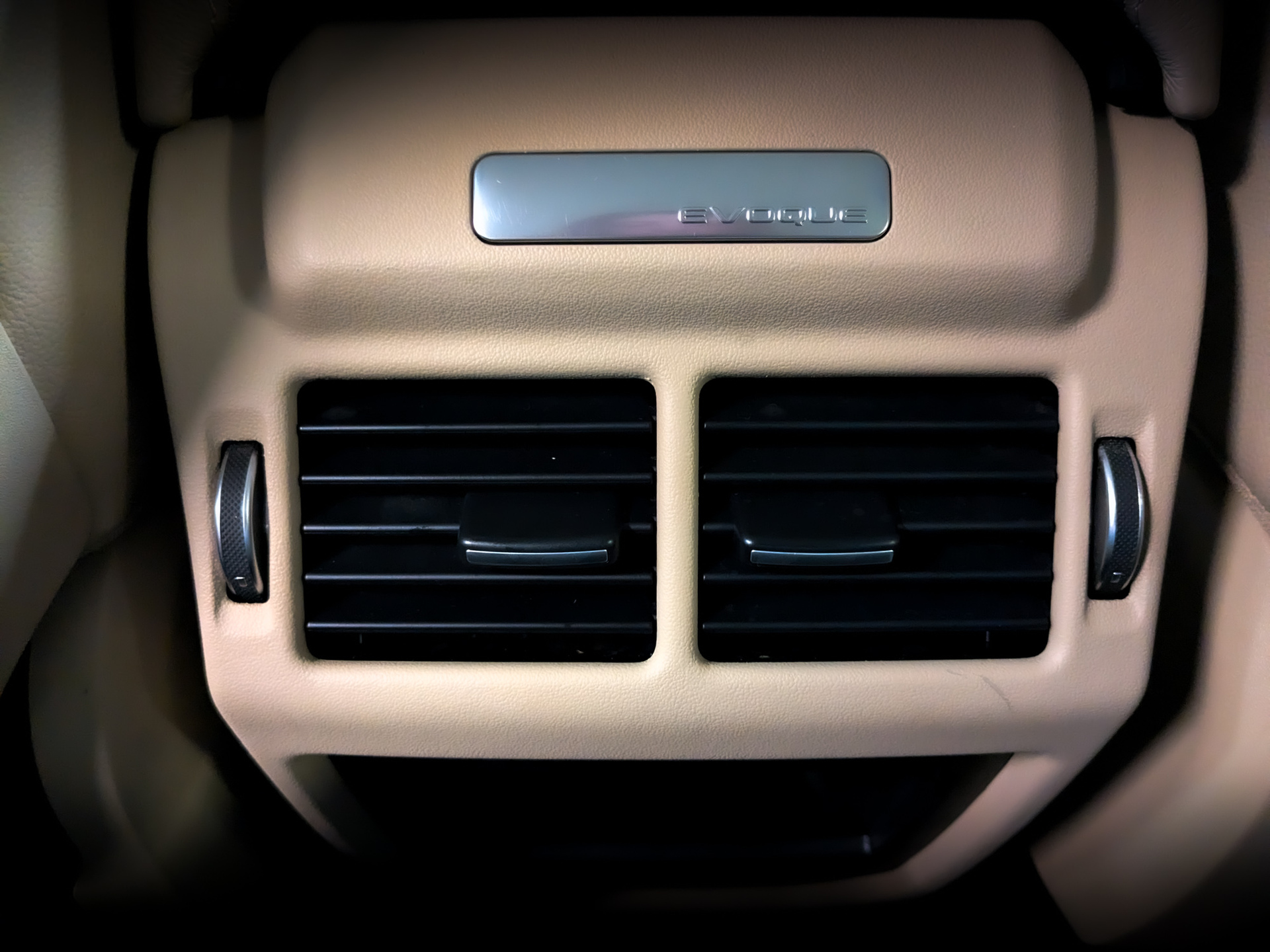 LAND ROVER Range Rover Evoque 2.00 (149 л.с), автомат, 2018, пробег 146 051 км
