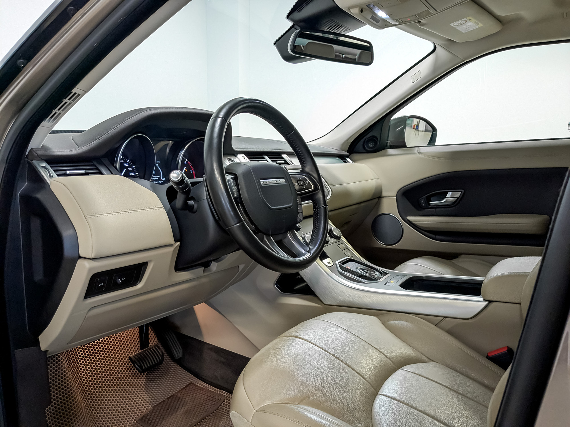 LAND ROVER Range Rover Evoque 2.00 (149 л.с), автомат, 2018, пробег 146 051 км