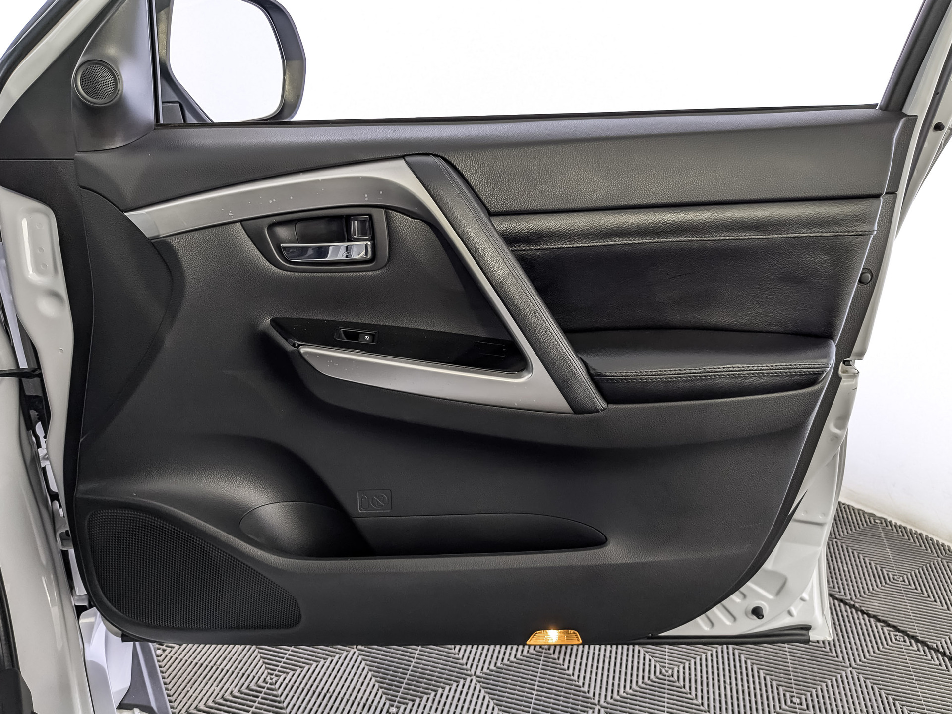 MITSUBISHI Pajero Sport 3.00 (209 л.с), автомат, 2020, пробег 63 023 км