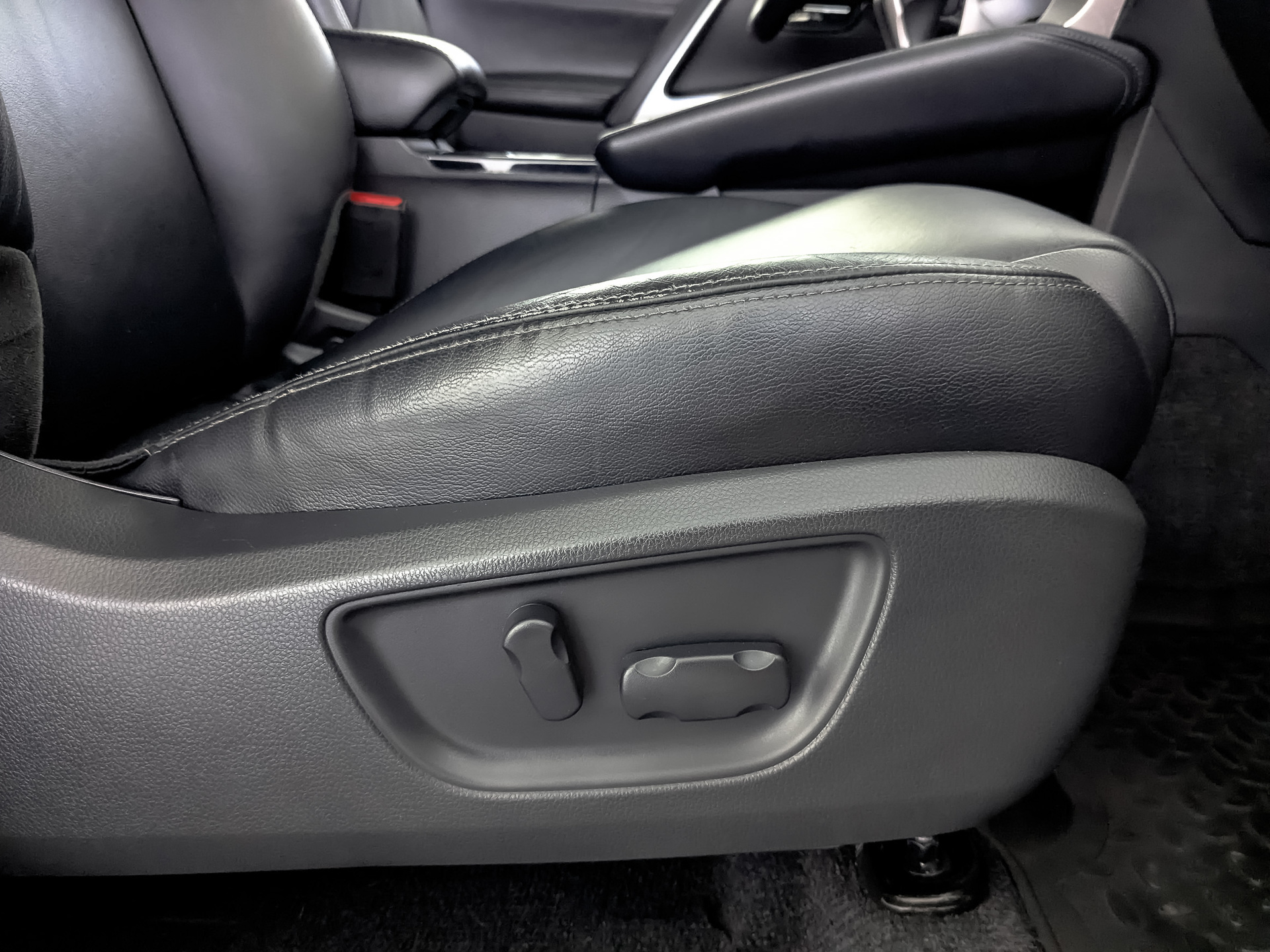 MITSUBISHI Pajero Sport 3.00 (209 л.с), автомат, 2020, пробег 63 023 км