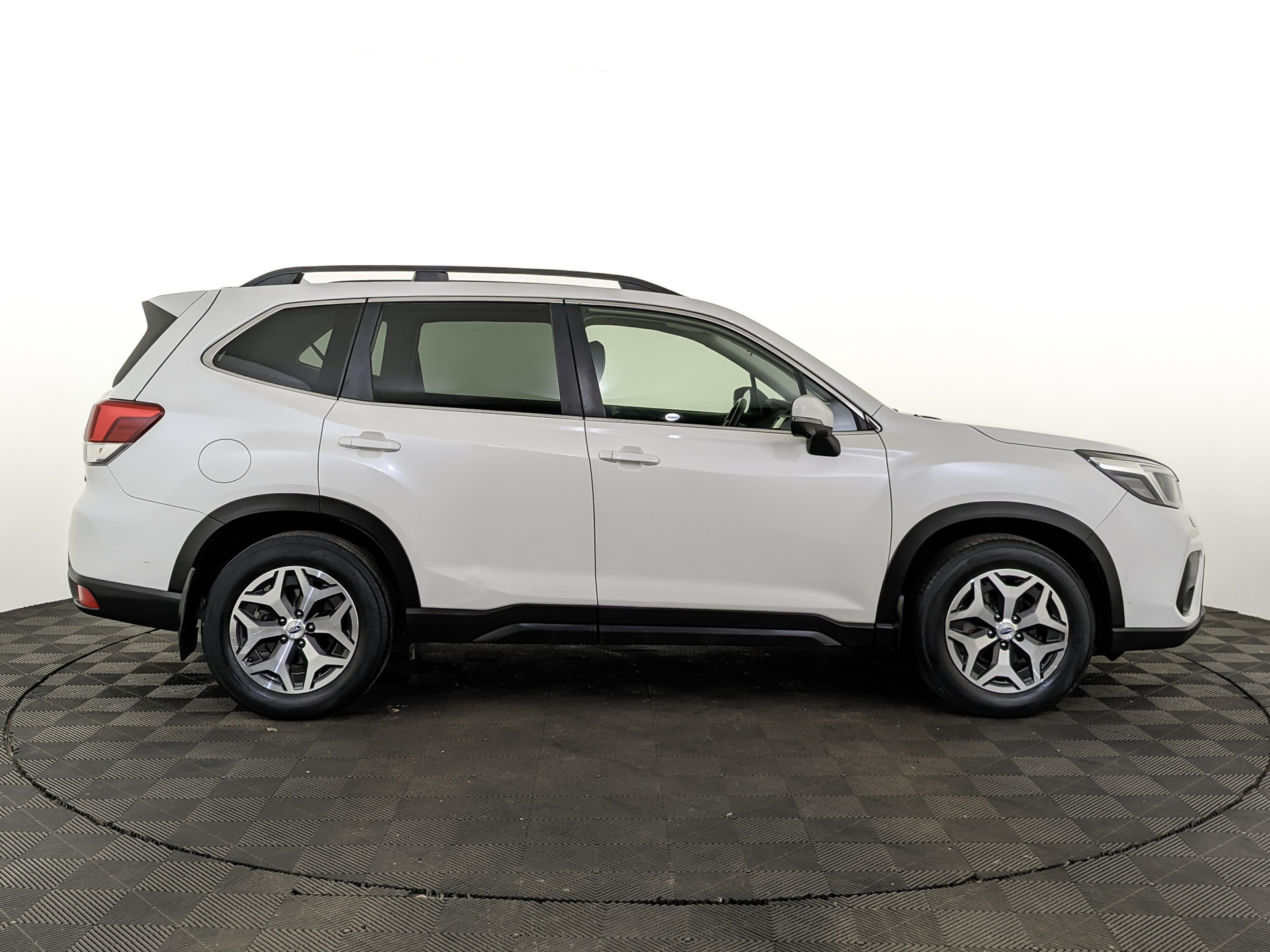 SUBARU Forester 2.00 (150 л.с), автомат, 2019, пробег 128 037 км