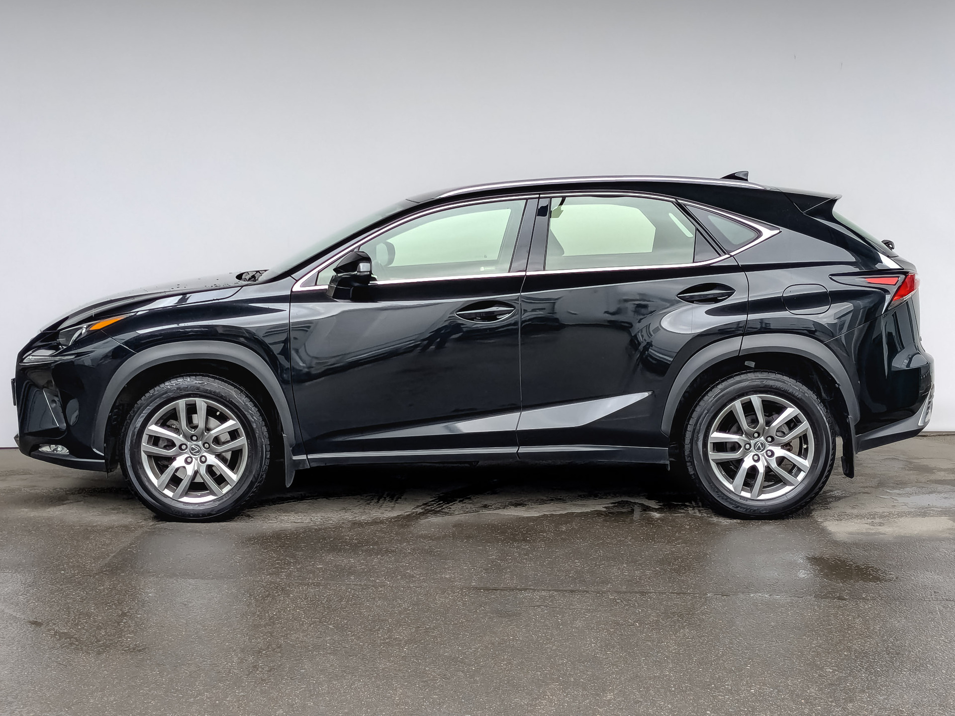 LEXUS NX 2.00 (150 л.с), автомат, 2021, пробег 30 236 км