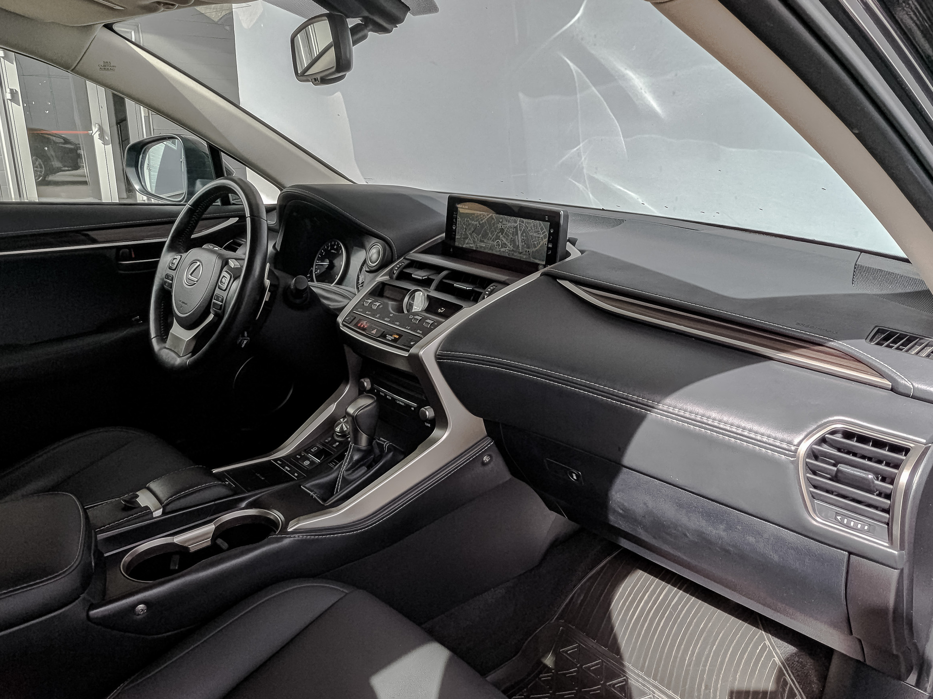 LEXUS NX 2.00 (150 л.с), автомат, 2021, пробег 30 236 км