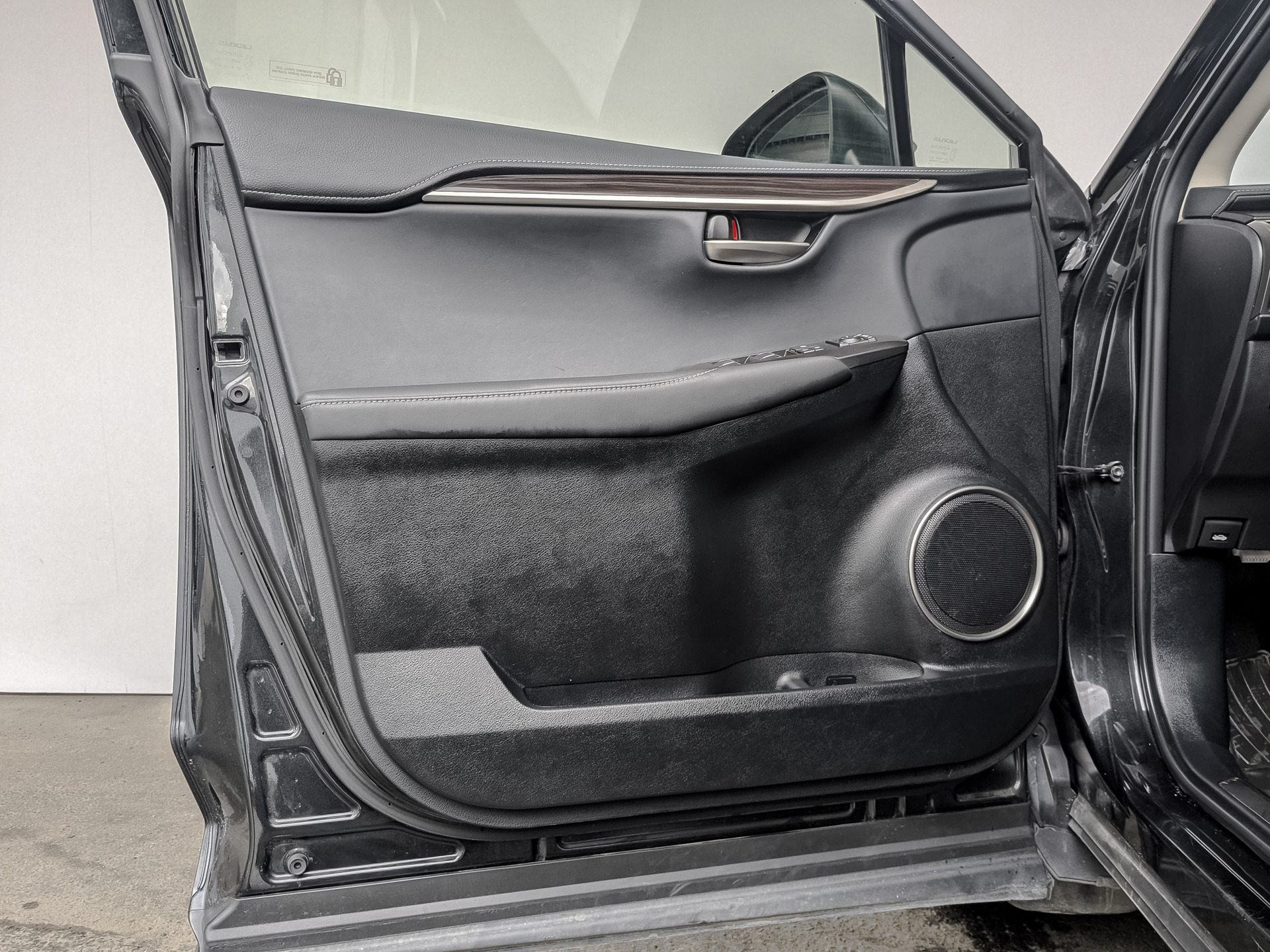 LEXUS NX 2.00 (150 л.с), автомат, 2021, пробег 30 236 км