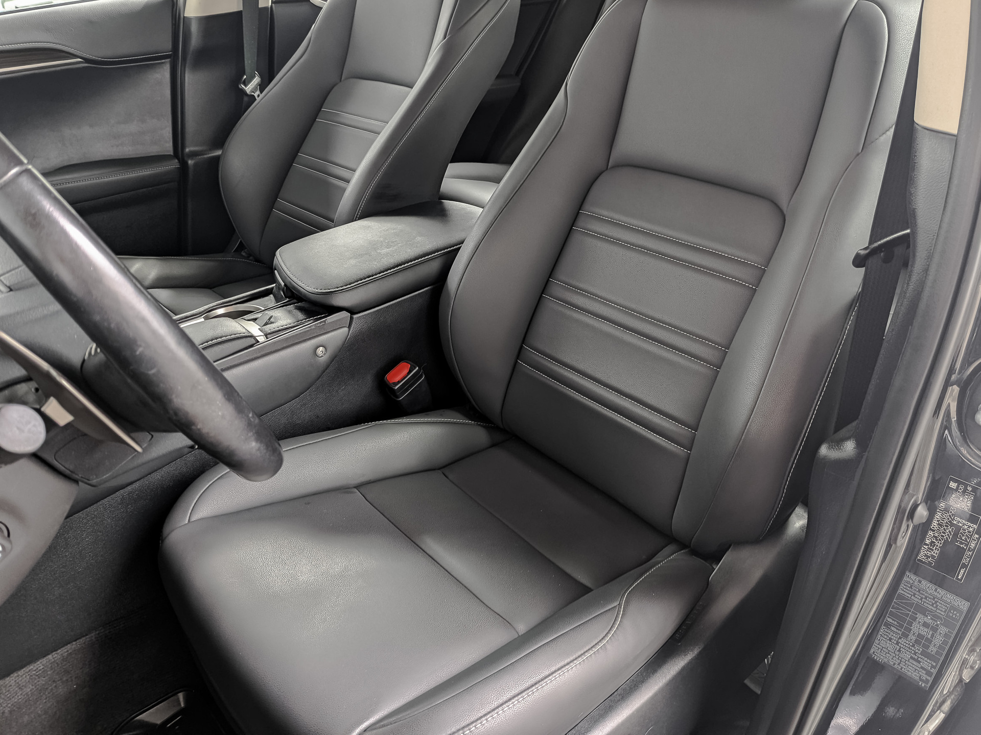 LEXUS NX 2.00 (150 л.с), автомат, 2021, пробег 30 236 км