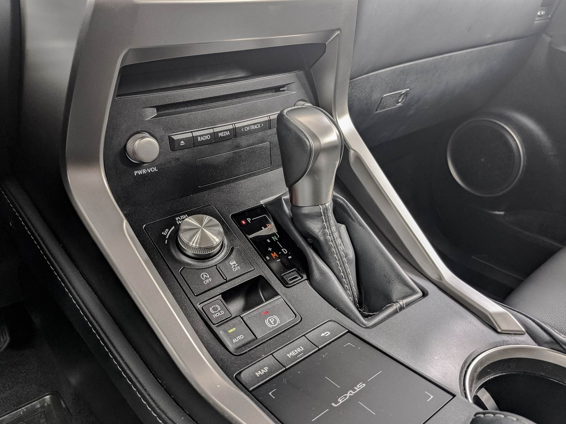 LEXUS NX 2.00 (150 л.с), автомат, 2021, пробег 30 236 км