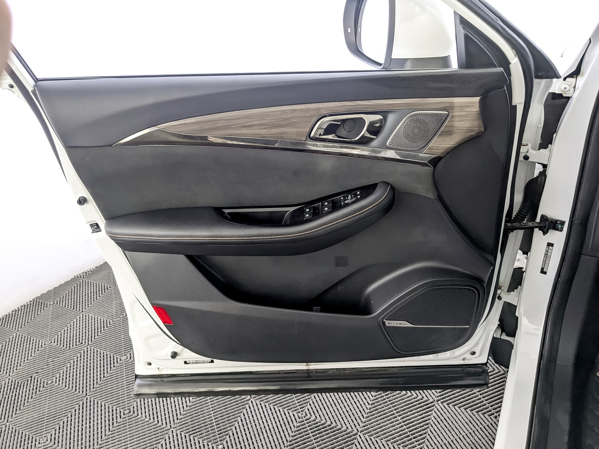 SKYWELL ET5 0.00 (88 л.с), автомат, 2023, пробег 29 871 км