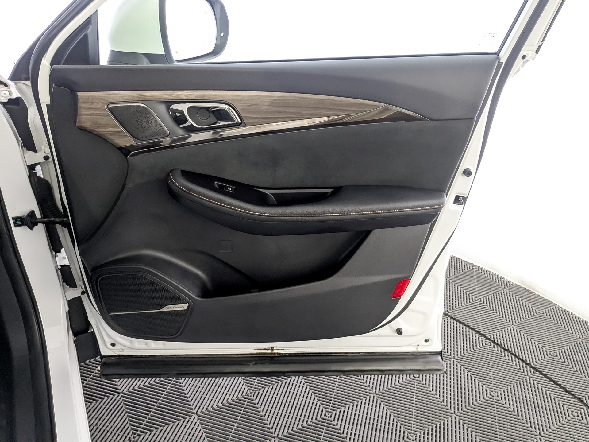 SKYWELL ET5 0.00 (88 л.с), автомат, 2023, пробег 29 871 км