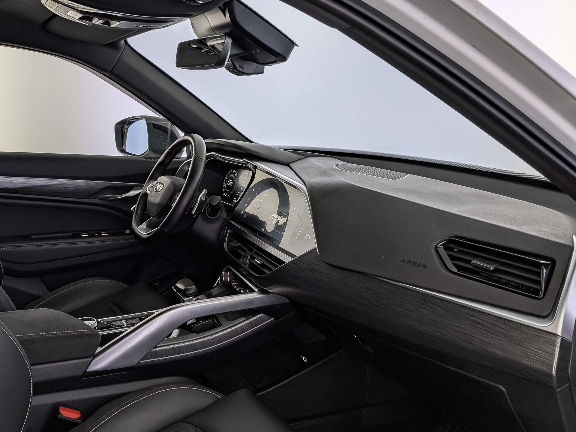 GEELY Tugella 2.00 (238 л.с), автомат, 2023, пробег 77 015 км