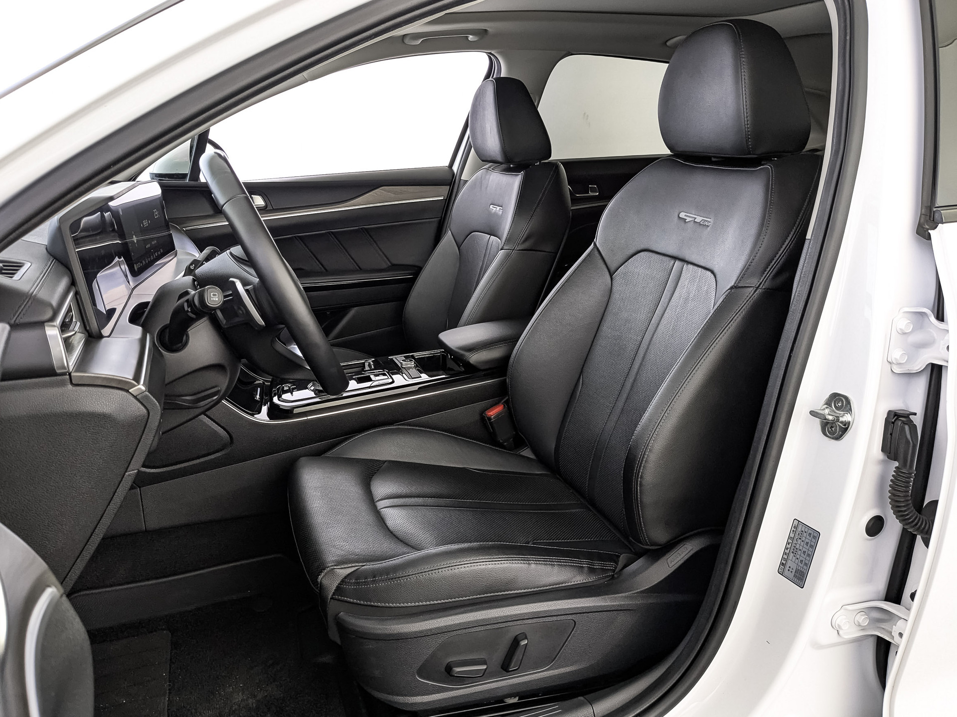 KIA K5 2.00 (240 л.с), автомат, 2021, пробег 63 100 км
