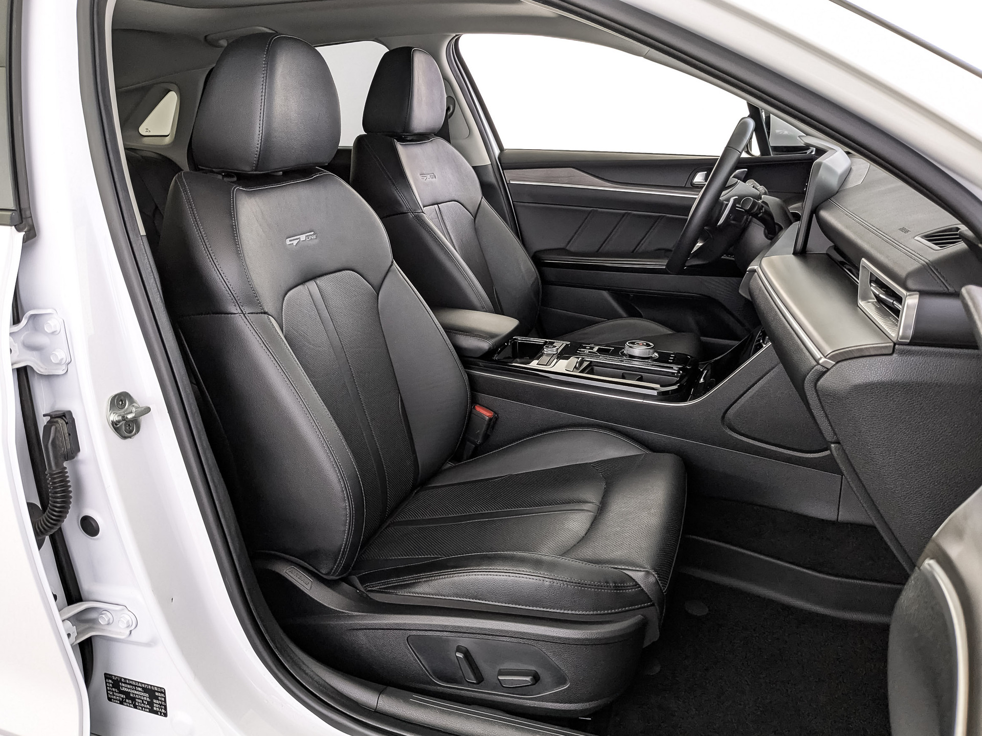 KIA K5 2.00 (240 л.с), автомат, 2021, пробег 63 100 км