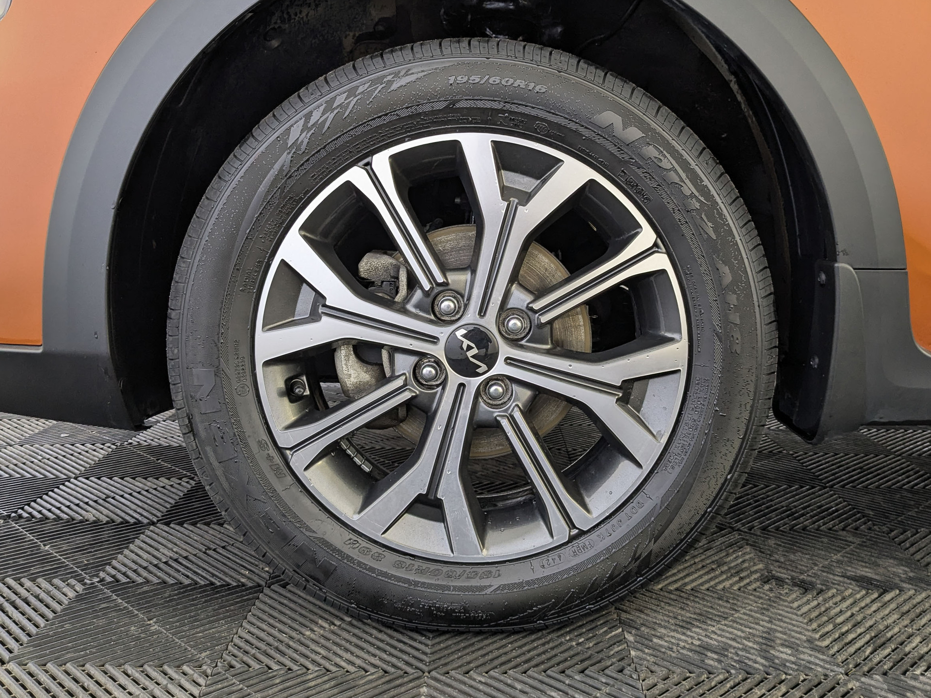 SOLARIS KRX 1.60 (123 л.с), автомат, 2025, пробег 17 232 км
