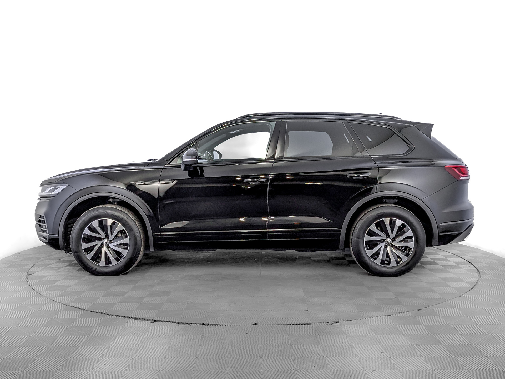 VOLKSWAGEN Touareg 3.00 (286 л.с), автомат, 2018, пробег 172 366 км