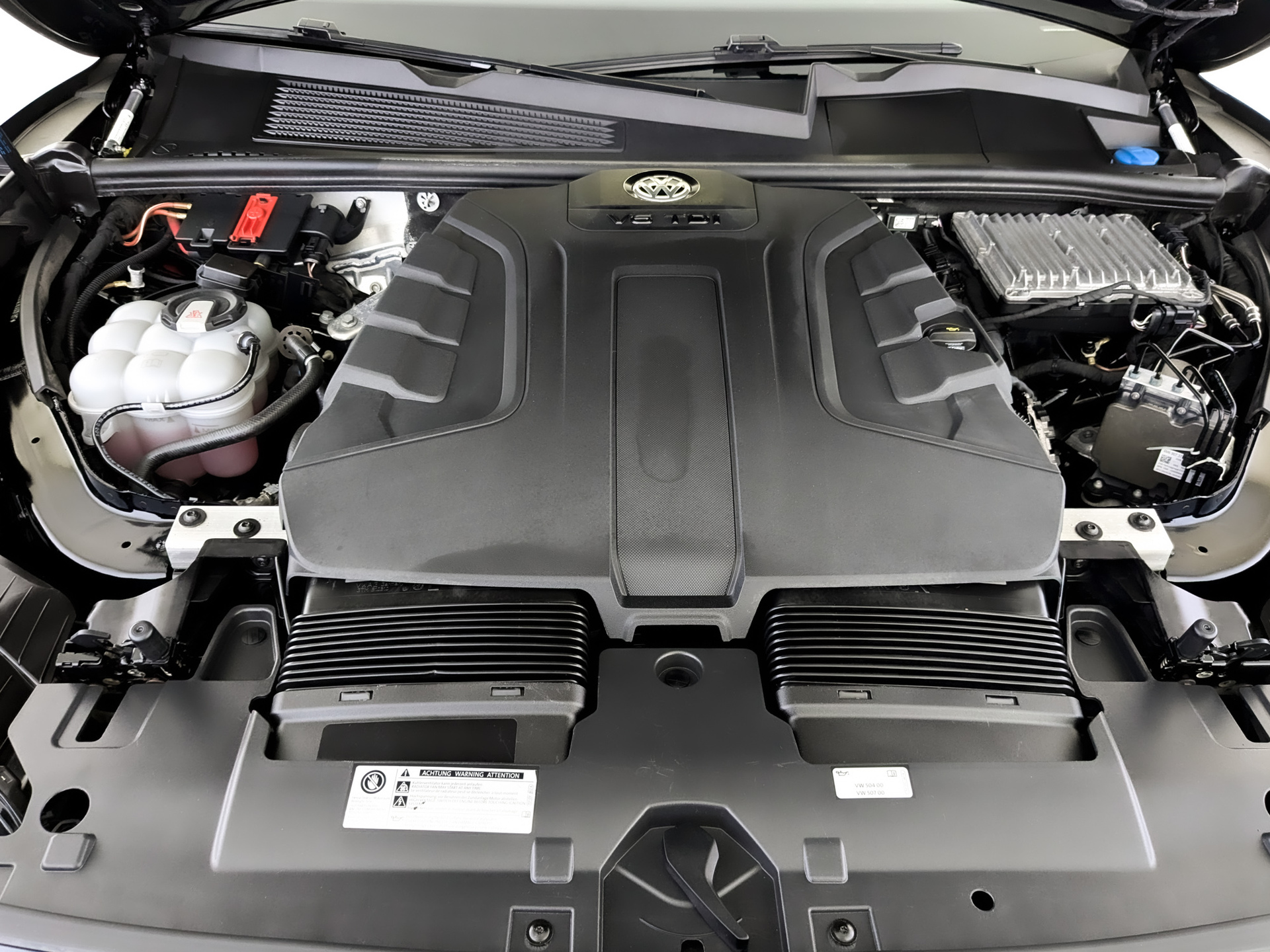 VOLKSWAGEN Touareg 3.00 (286 л.с), автомат, 2018, пробег 172 366 км