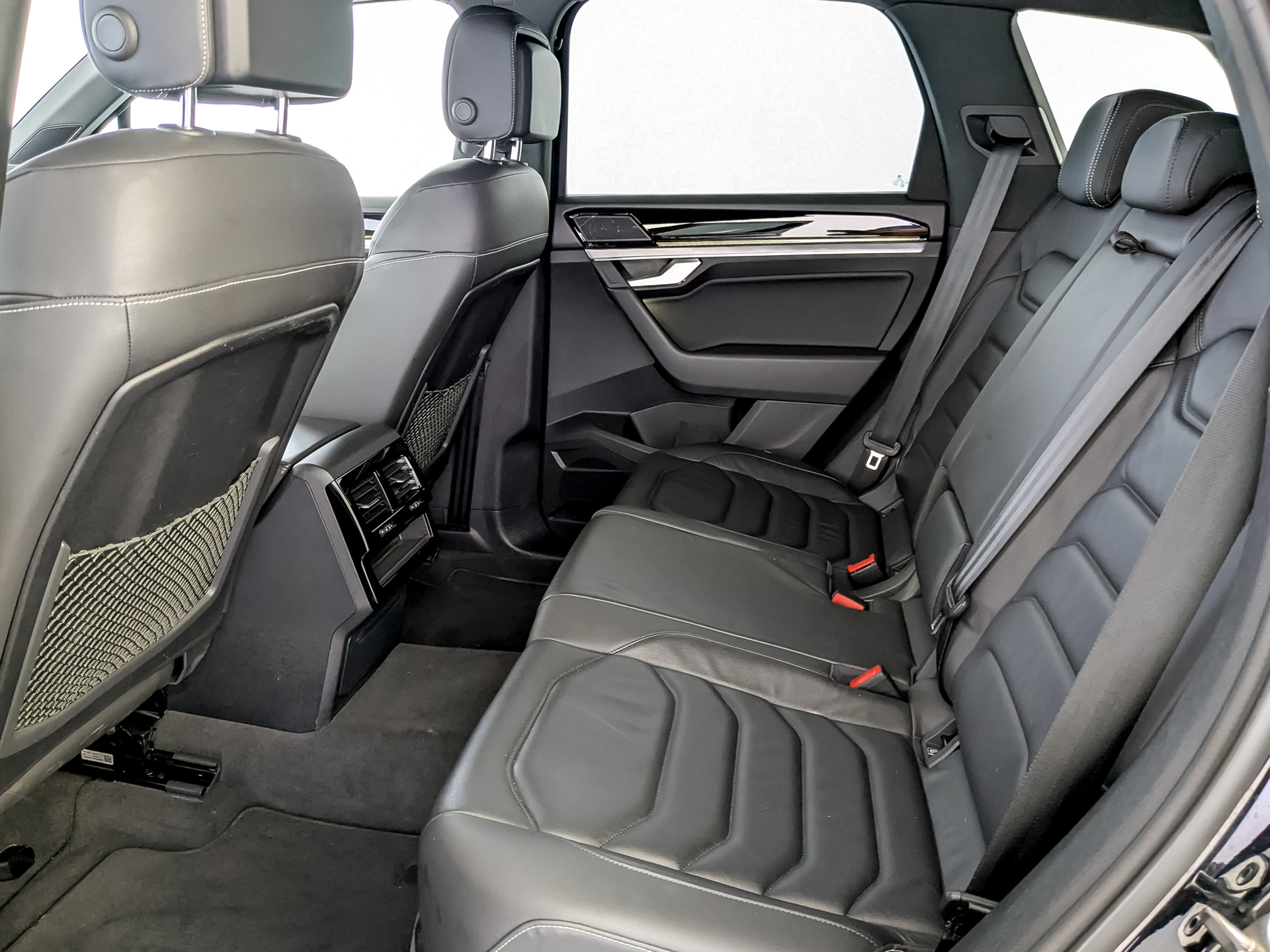 VOLKSWAGEN Touareg 3.00 (286 л.с), автомат, 2018, пробег 172 366 км