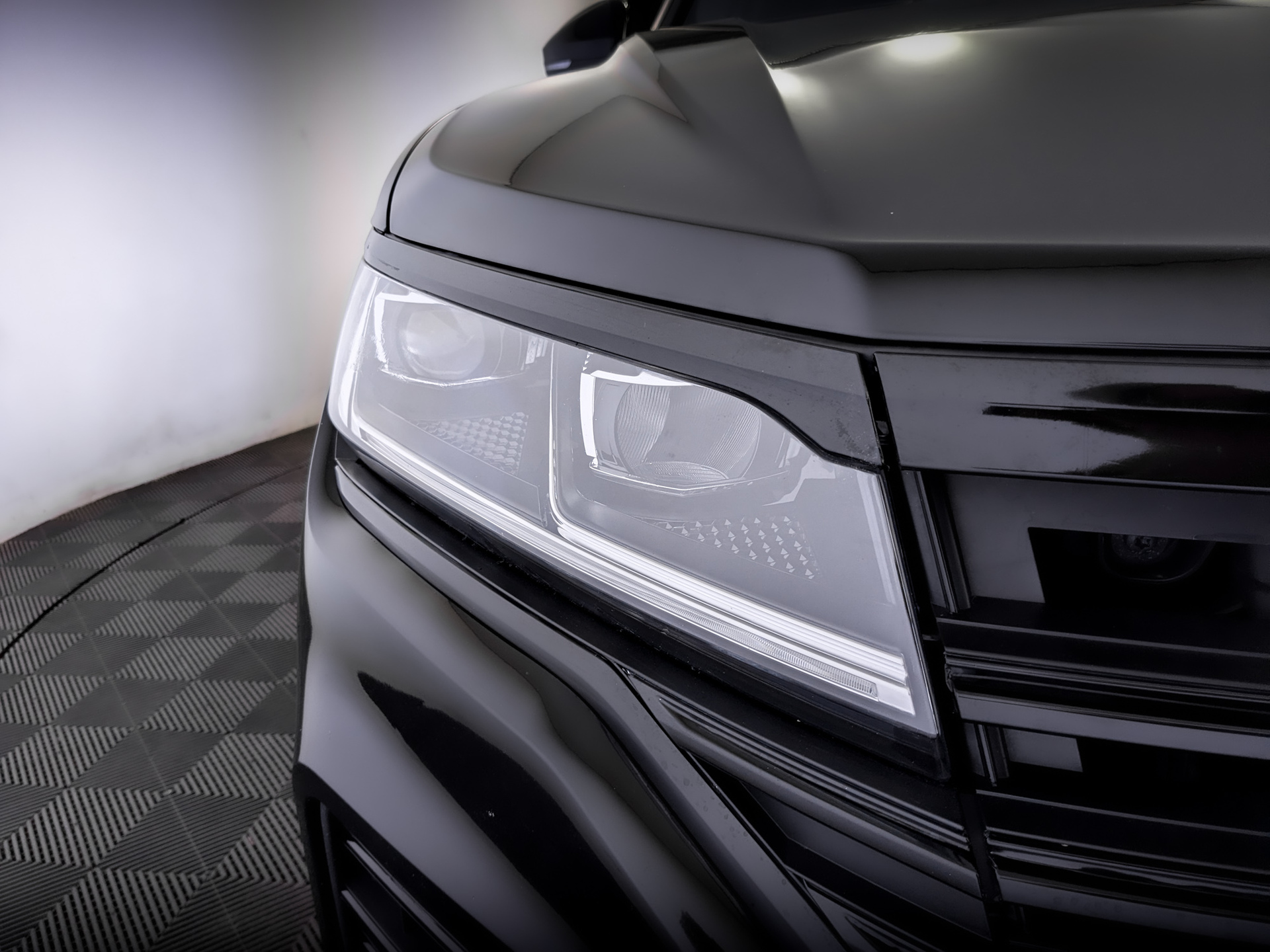 VOLKSWAGEN Touareg 3.00 (286 л.с), автомат, 2018, пробег 172 366 км