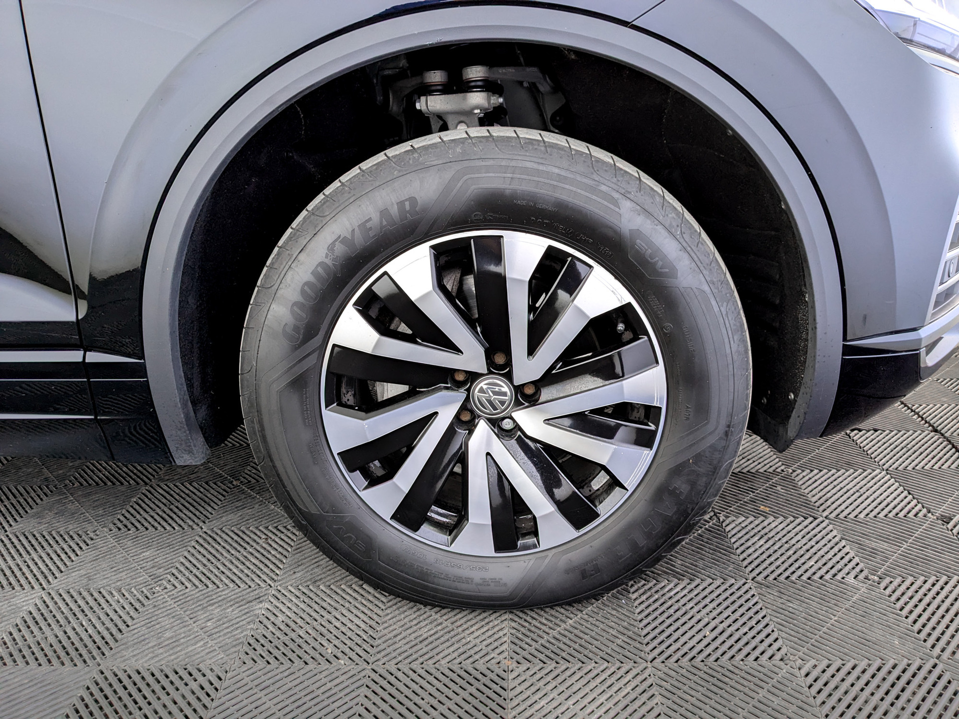 VOLKSWAGEN Touareg 3.00 (286 л.с), автомат, 2018, пробег 172 366 км