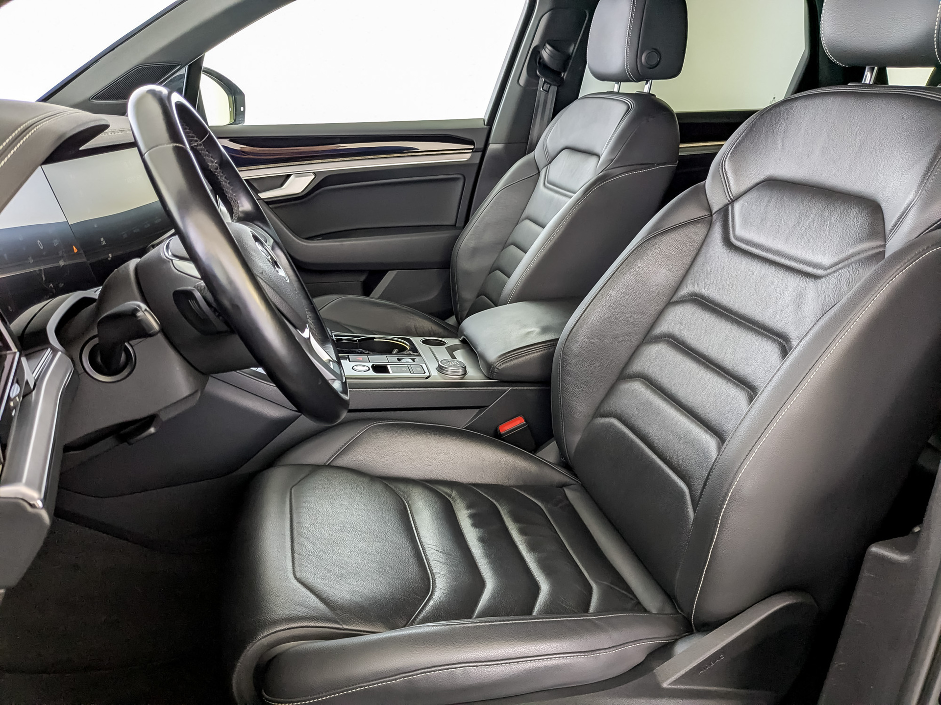 VOLKSWAGEN Touareg 3.00 (286 л.с), автомат, 2018, пробег 172 366 км