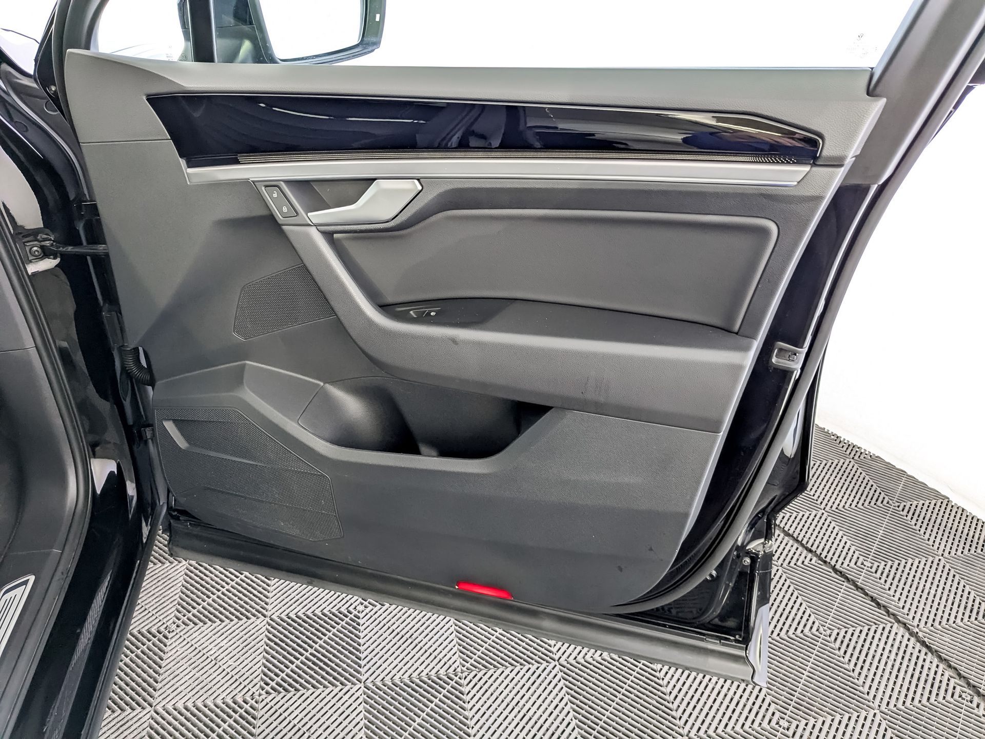 VOLKSWAGEN Touareg 3.00 (286 л.с), автомат, 2018, пробег 172 366 км