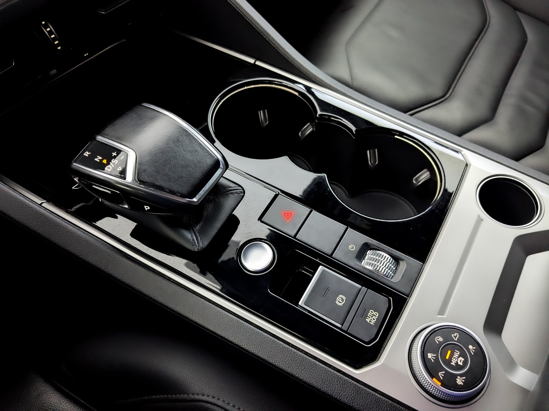 VOLKSWAGEN Touareg 3.00 (286 л.с), автомат, 2018, пробег 172 366 км