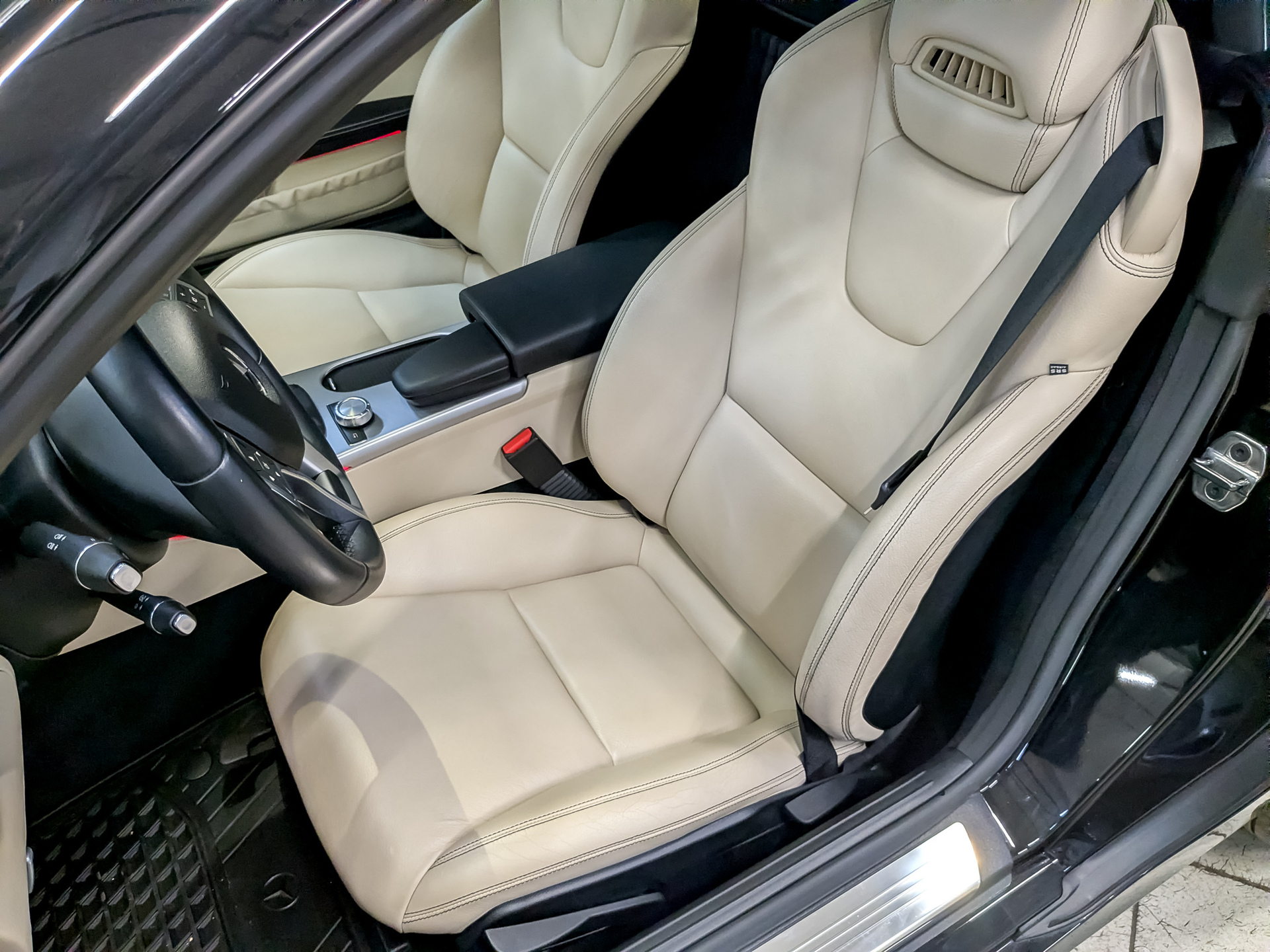MERCEDES-BENZ SLK родстер 1.80 (184 л.с), автомат, 2013, пробег 24 558 км