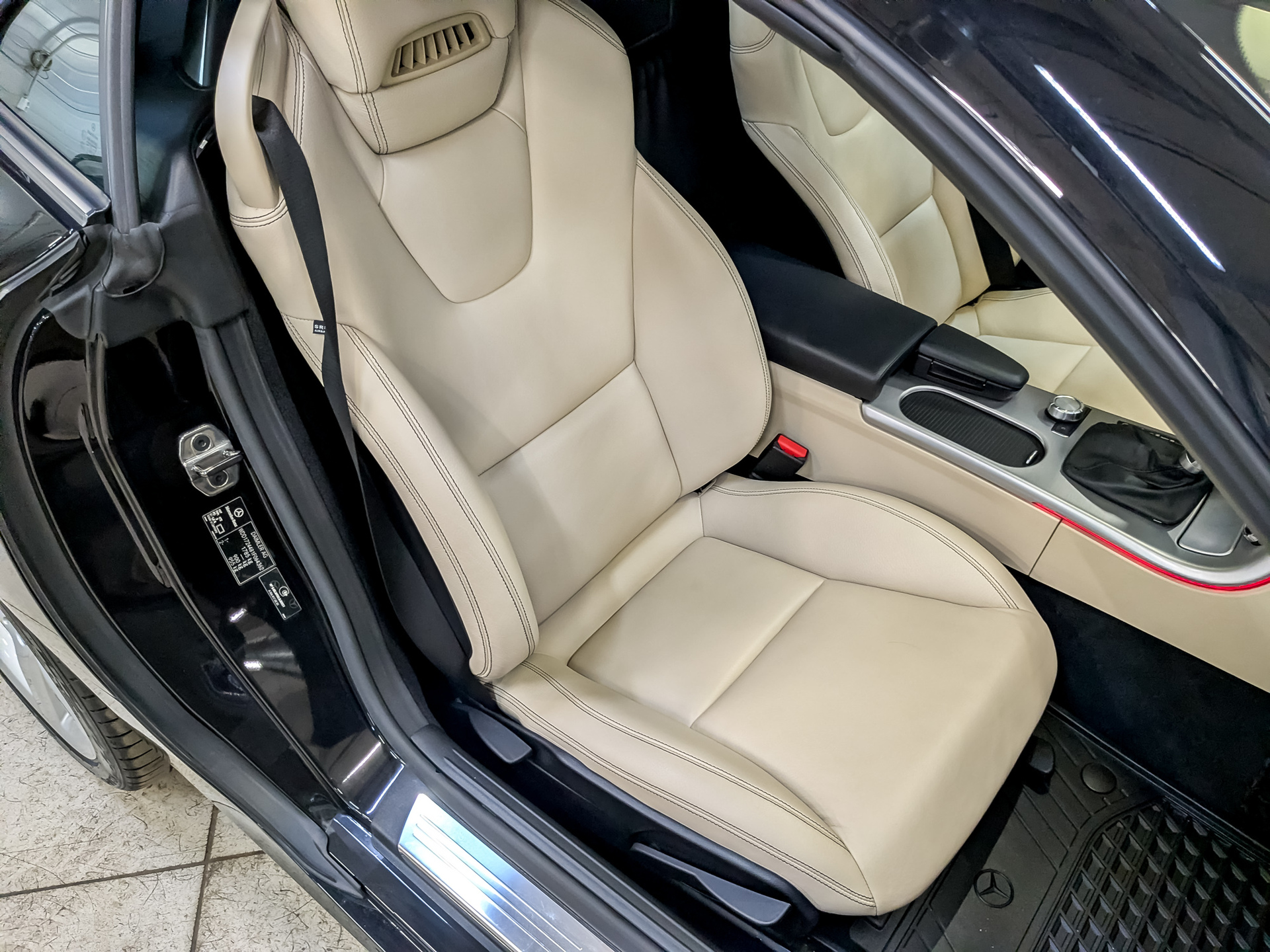 MERCEDES-BENZ SLK родстер 1.80 (184 л.с), автомат, 2013, пробег 24 558 км