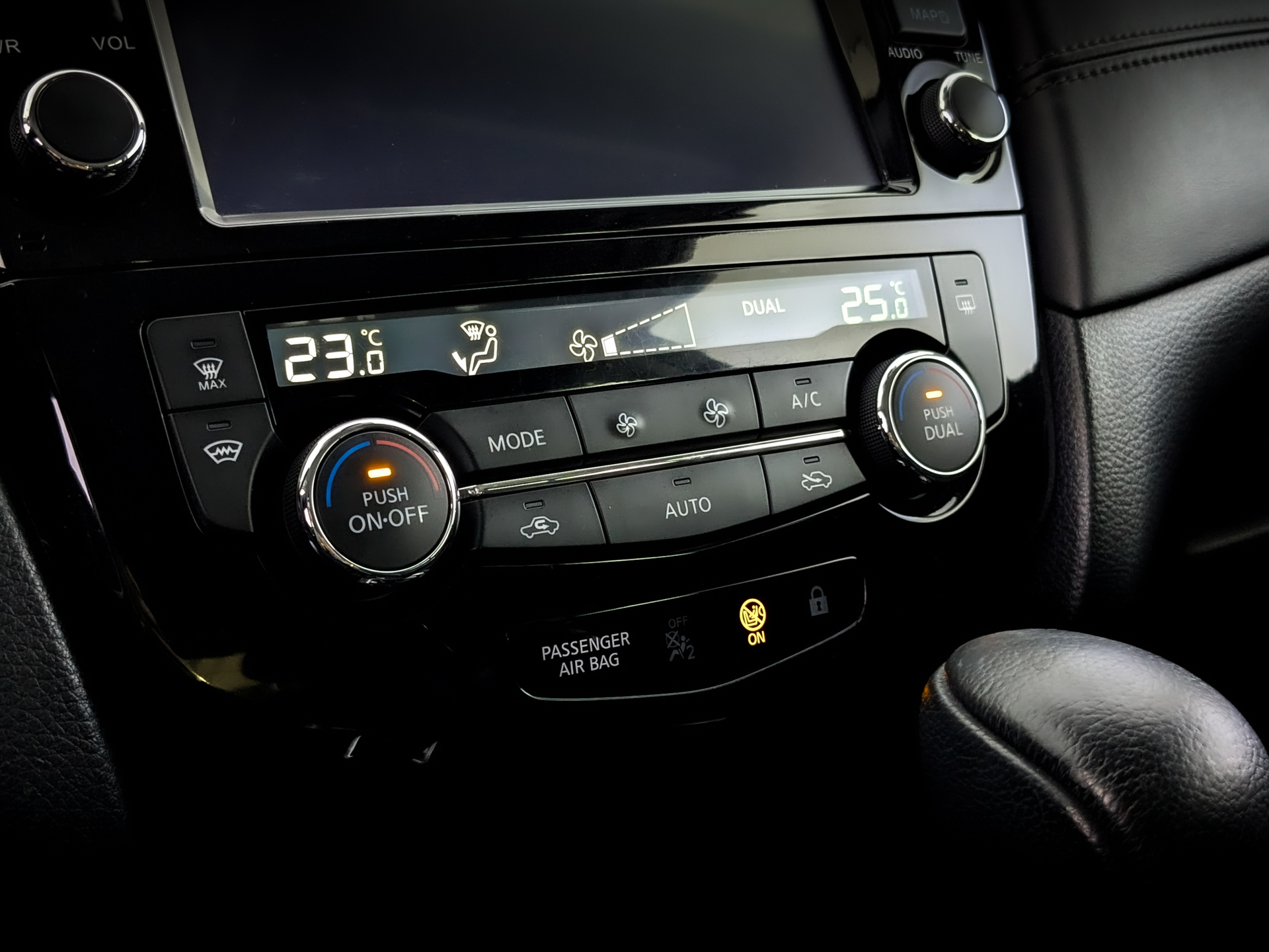 NISSAN Qashqai 2.00 (144 л.с), автомат, 2019, пробег 89 928 км