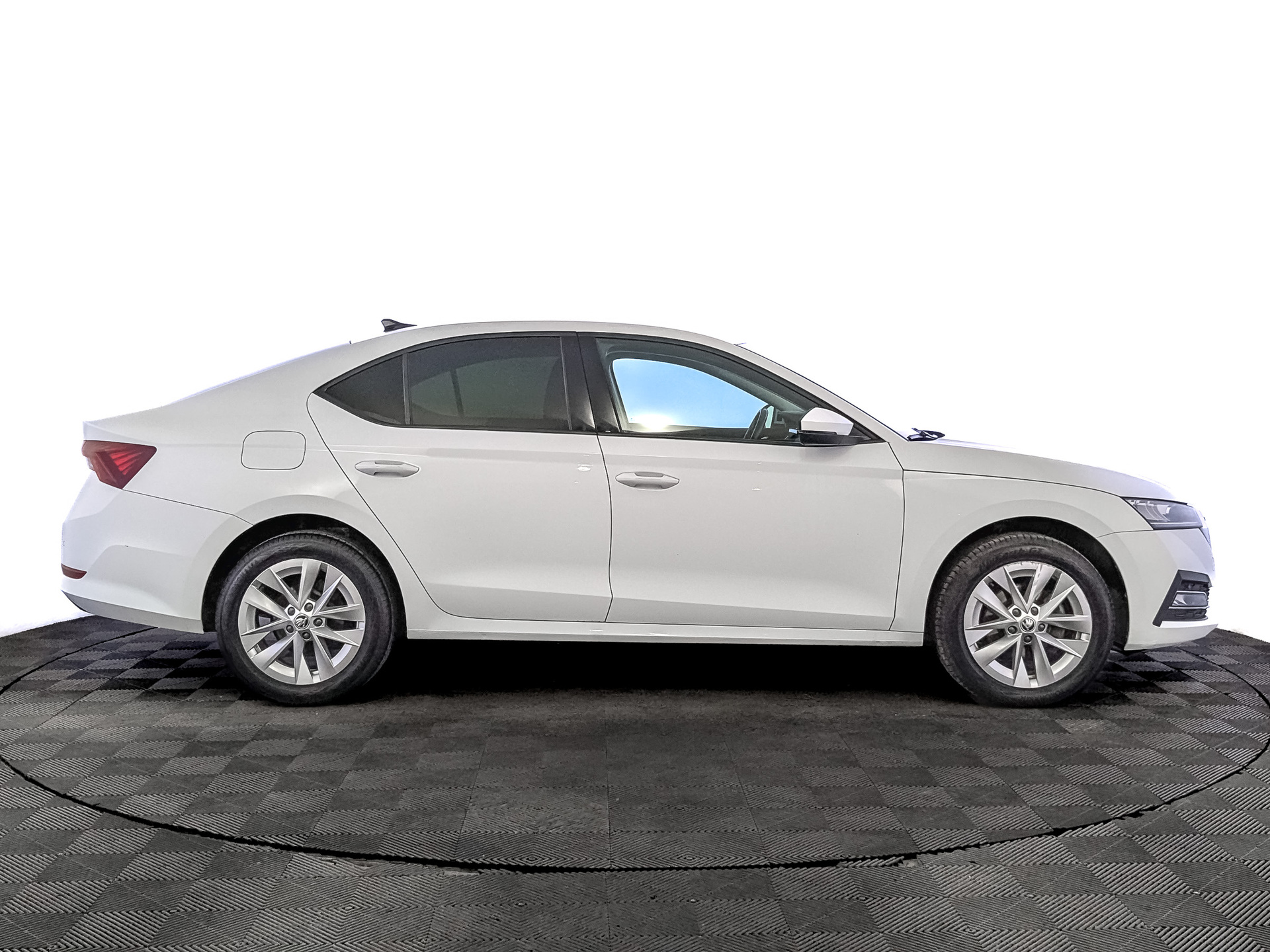 SKODA Octavia 1.40 (150 л.с), автомат, 2021, пробег 101 847 км