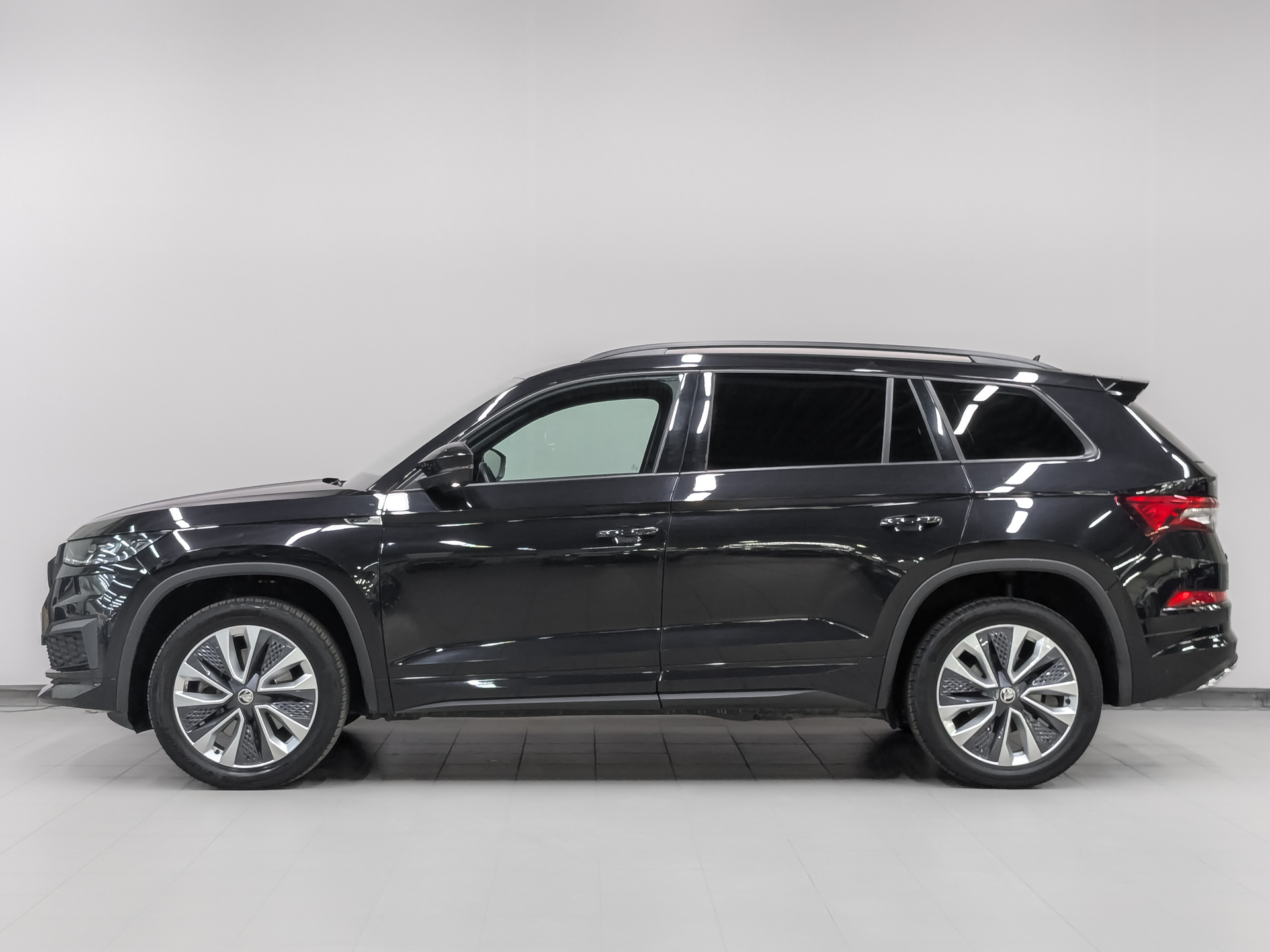 SKODA Kodiaq 2.00 (180 л.с), автомат, 2024, пробег 39 687 км
