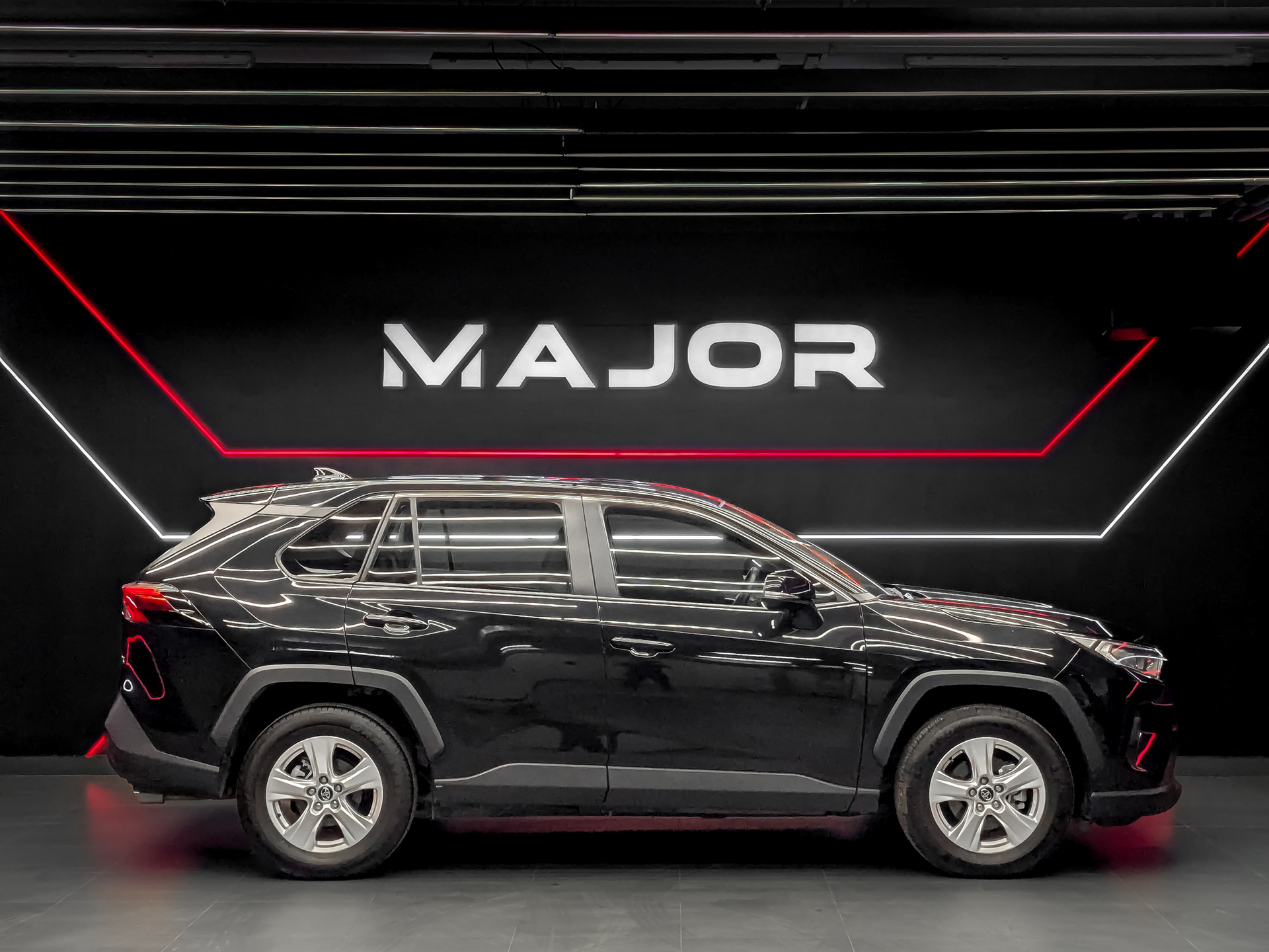 TOYOTA Rav-4 2.00 (171 л.с), автомат, 2025, пробег 5 557 км