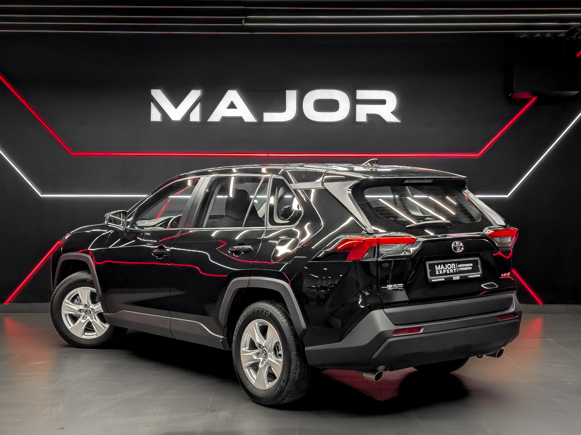 TOYOTA Rav-4 2.00 (171 л.с), автомат, 2025, пробег 5 557 км