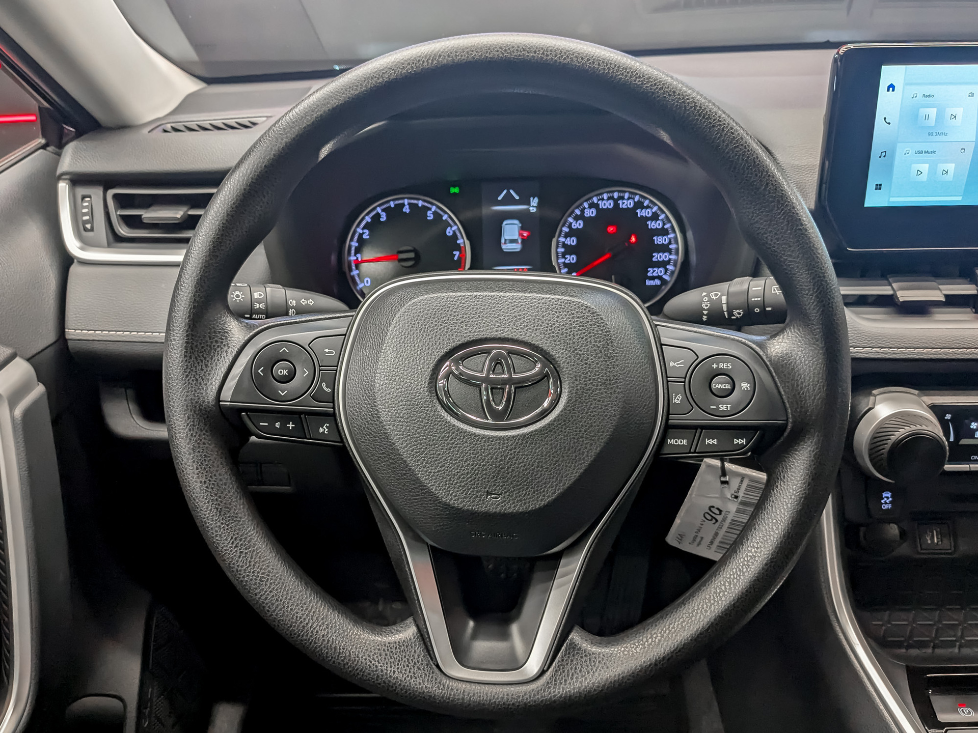 TOYOTA Rav-4 2.00 (171 л.с), автомат, 2025, пробег 5 557 км