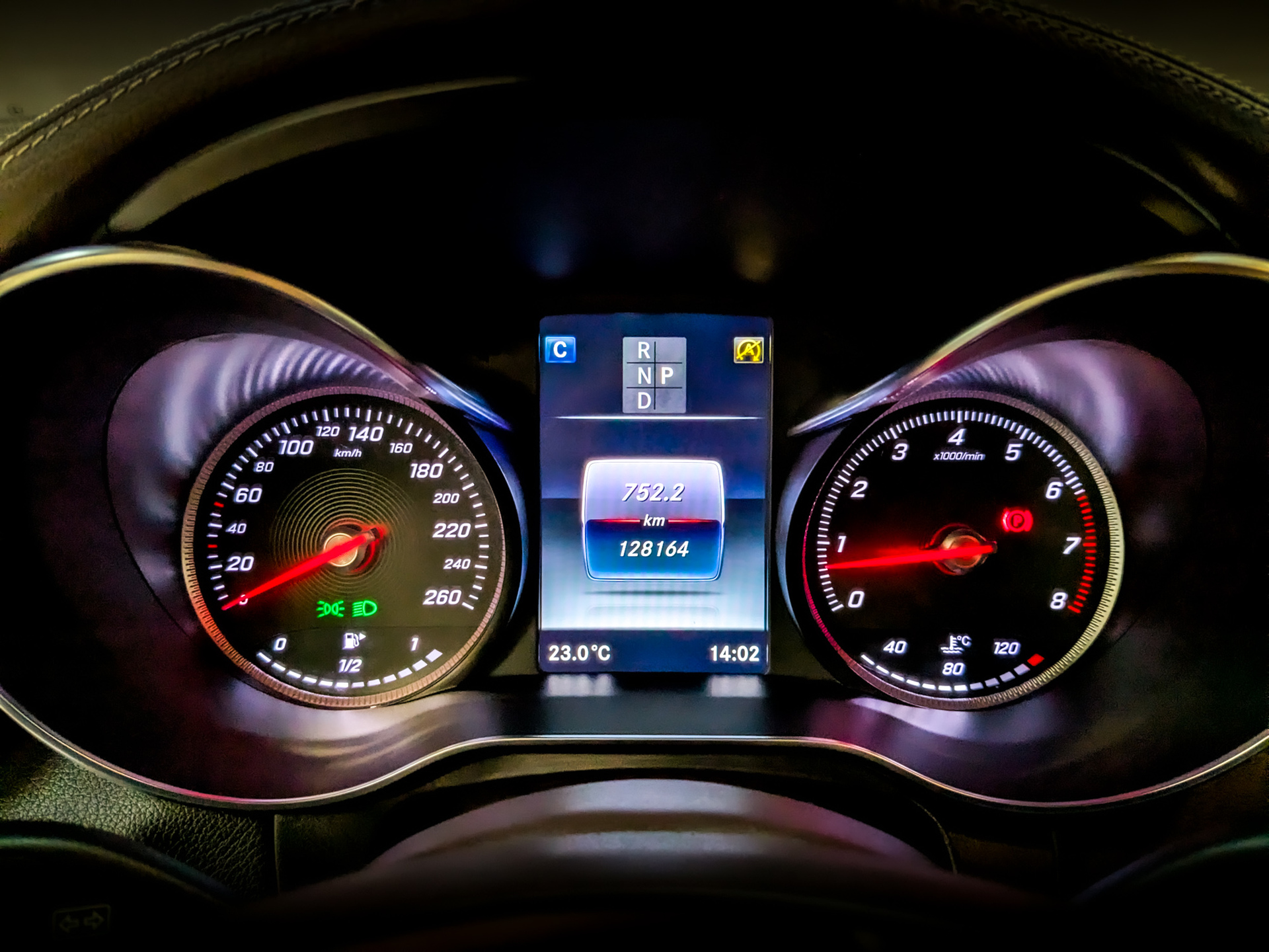 MERCEDES-BENZ GLC 2.00 (211 л.с), автомат, 2017, пробег 128 152 км