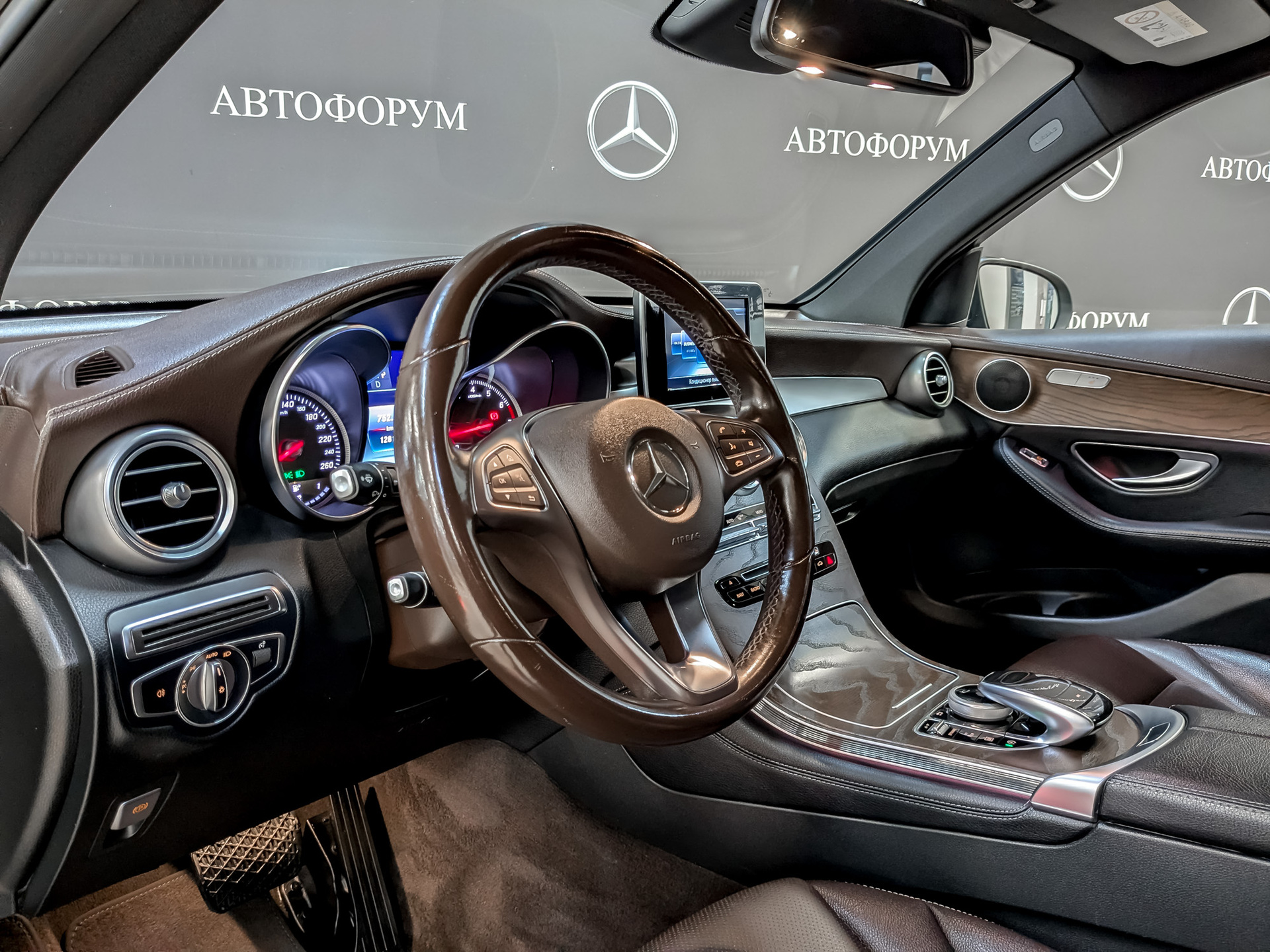 MERCEDES-BENZ GLC 2.00 (211 л.с), автомат, 2017, пробег 128 152 км