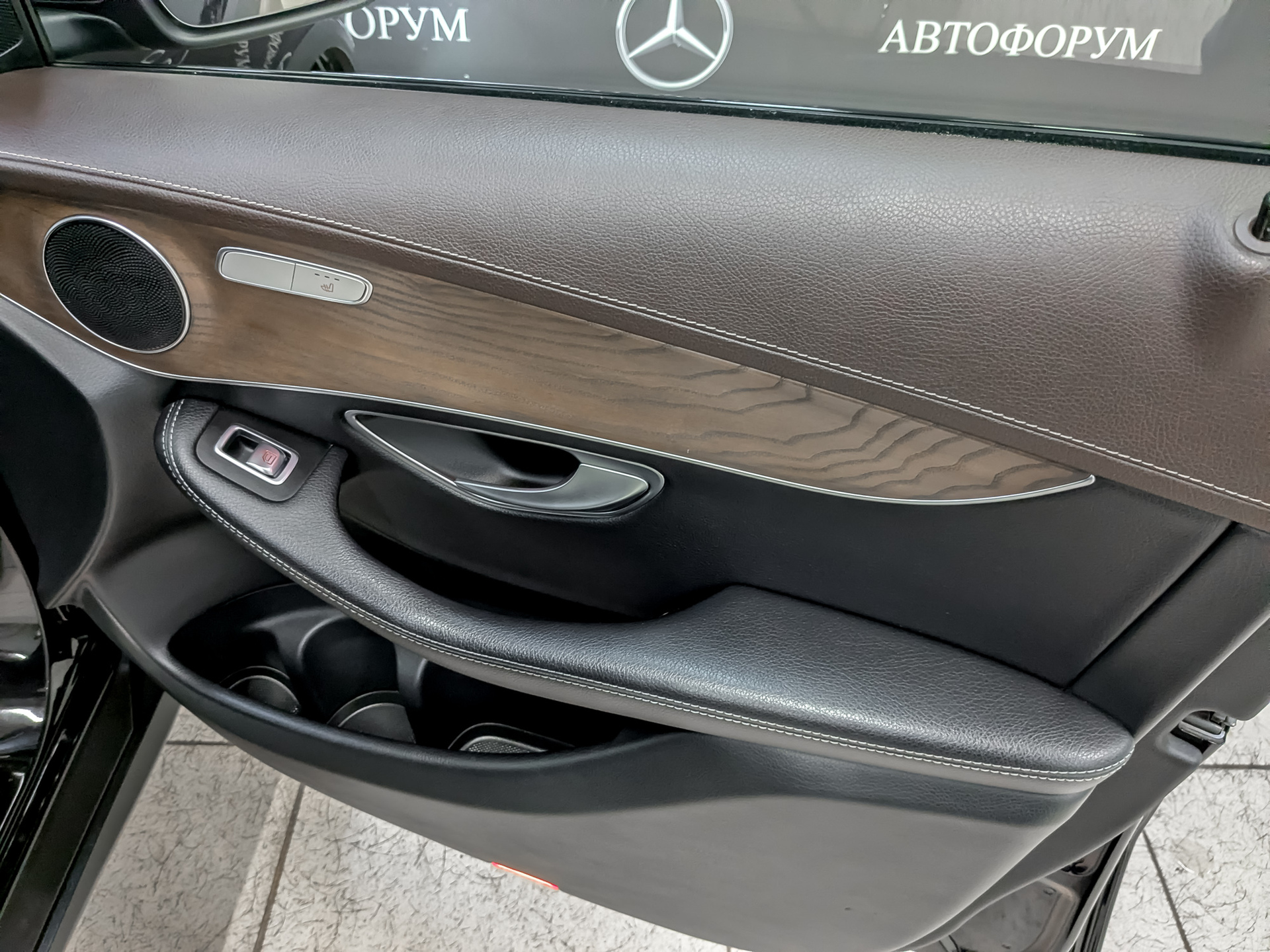 MERCEDES-BENZ GLC 2.00 (211 л.с), автомат, 2017, пробег 128 152 км