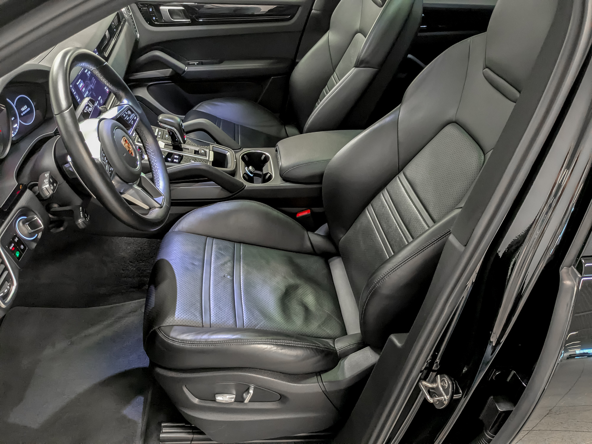 PORSCHE Cayenne Coupe I 3.00 (340 л.с), автомат, 2019, пробег 112 250 км