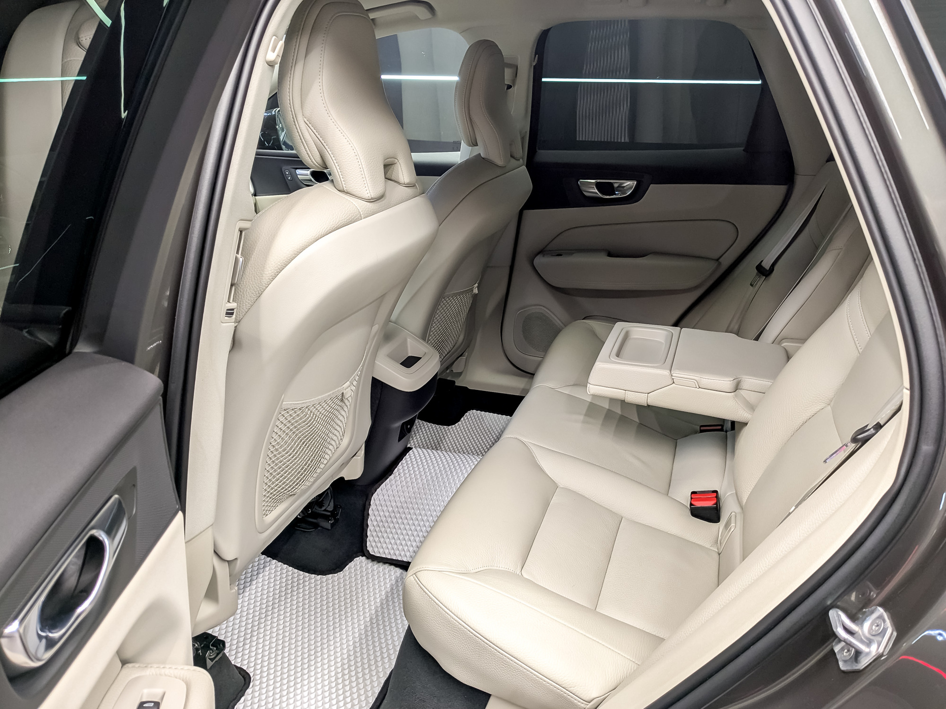 VOLVO XC60 2.00 (249 л.с), автомат, 2020, пробег 74 072 км