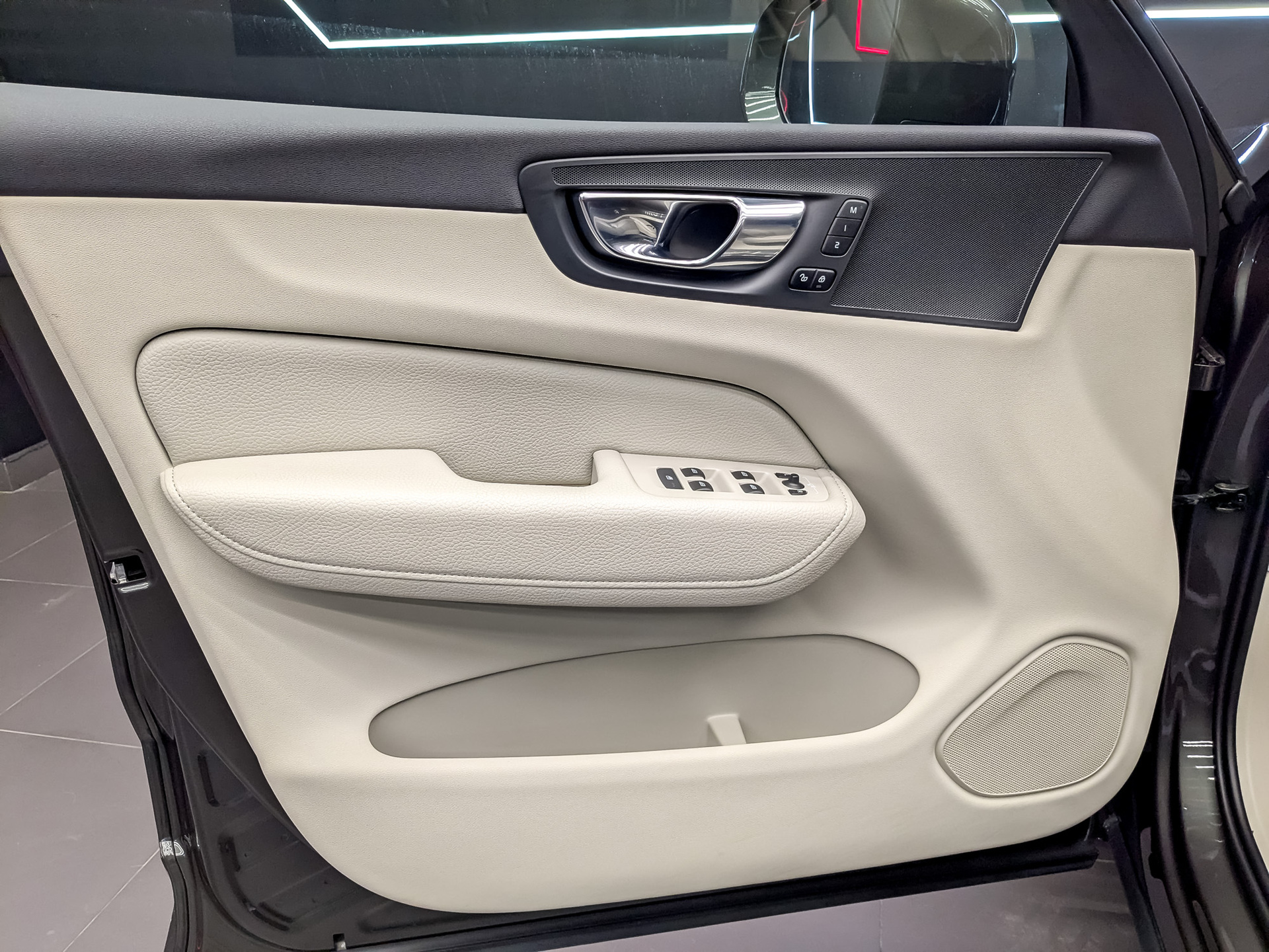VOLVO XC60 2.00 (249 л.с), автомат, 2020, пробег 74 072 км