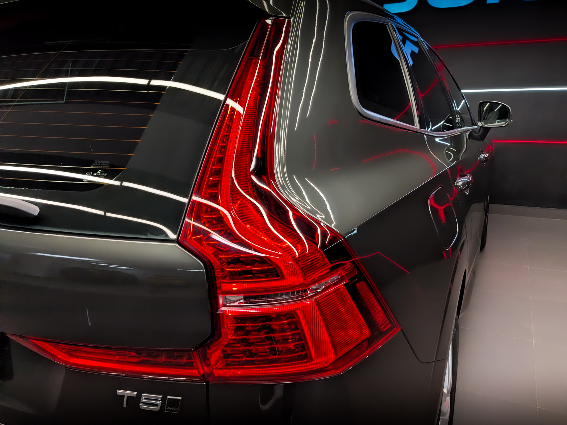 VOLVO XC60 2.00 (249 л.с), автомат, 2020, пробег 74 072 км