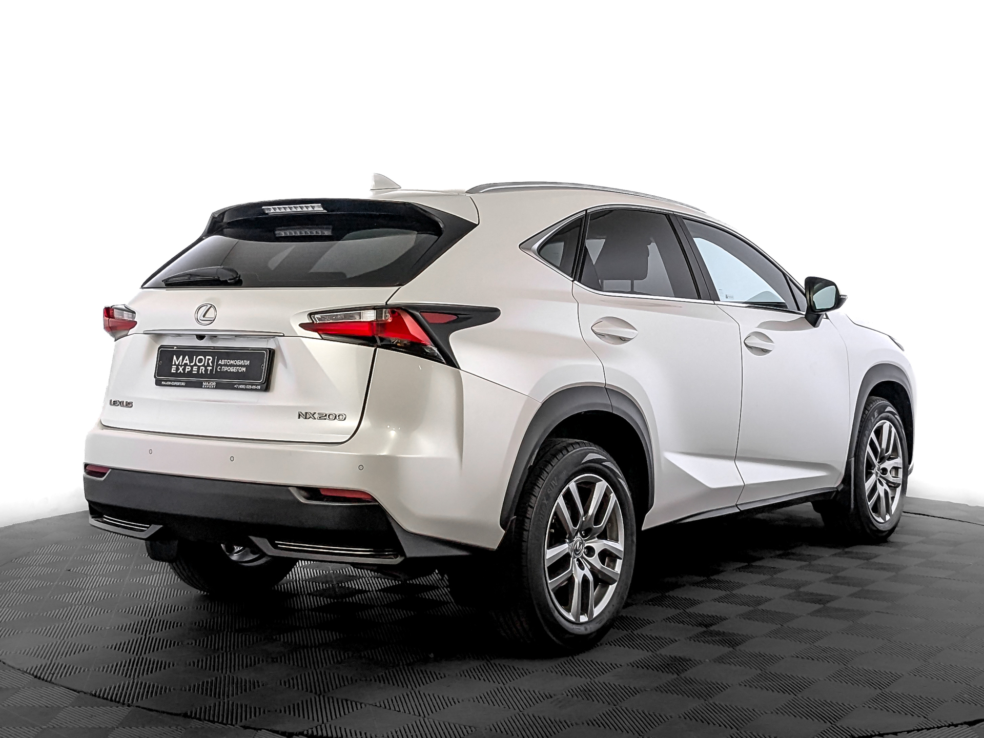 LEXUS NX 2.00 (150 л.с), автомат, 2017, пробег 166 995 км