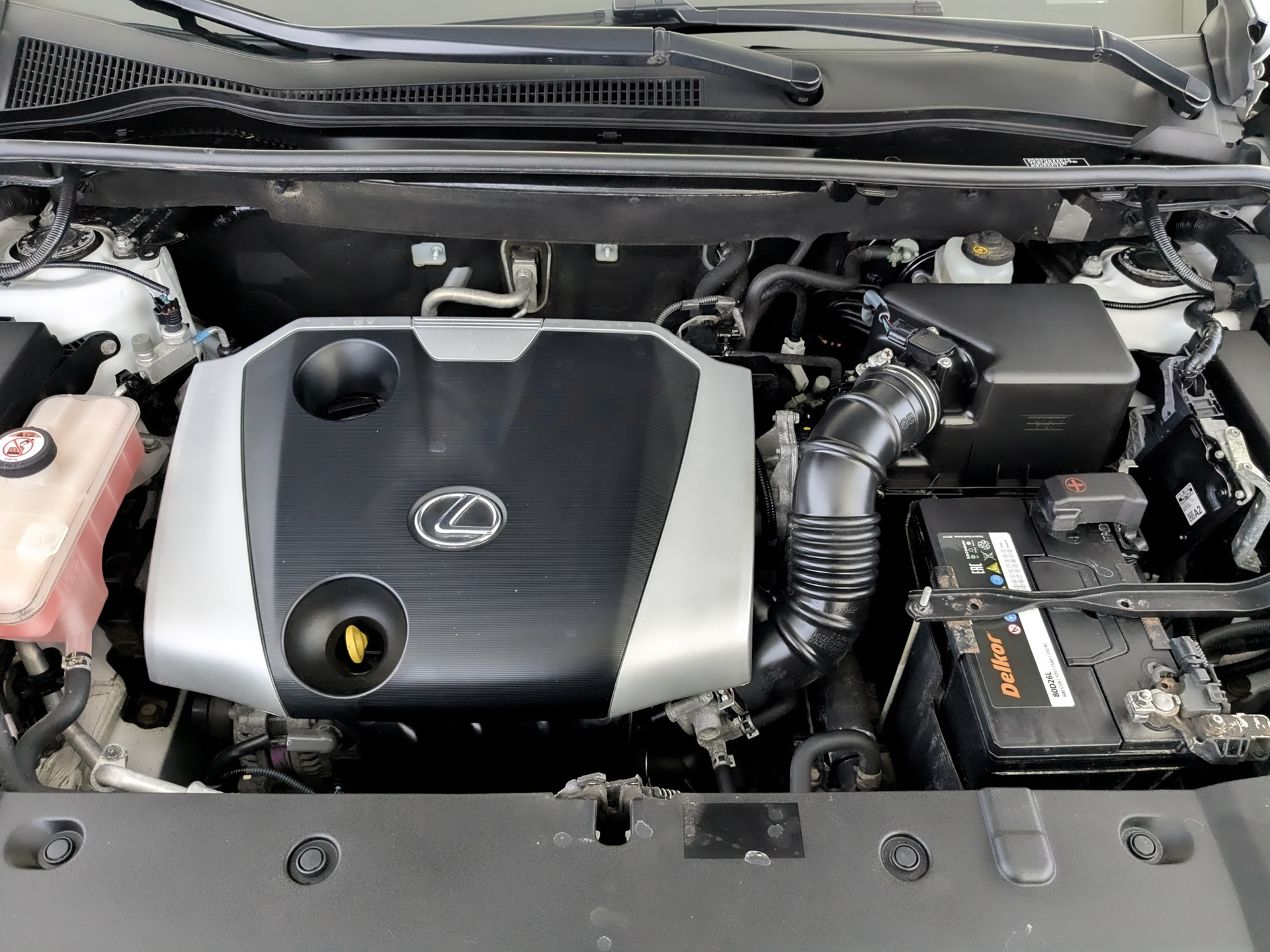 LEXUS NX 2.00 (150 л.с), автомат, 2017, пробег 166 995 км