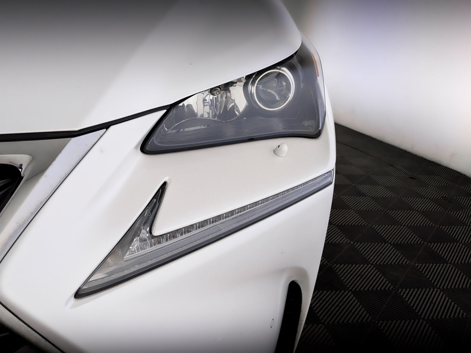 LEXUS NX 2.00 (150 л.с), автомат, 2017, пробег 166 995 км