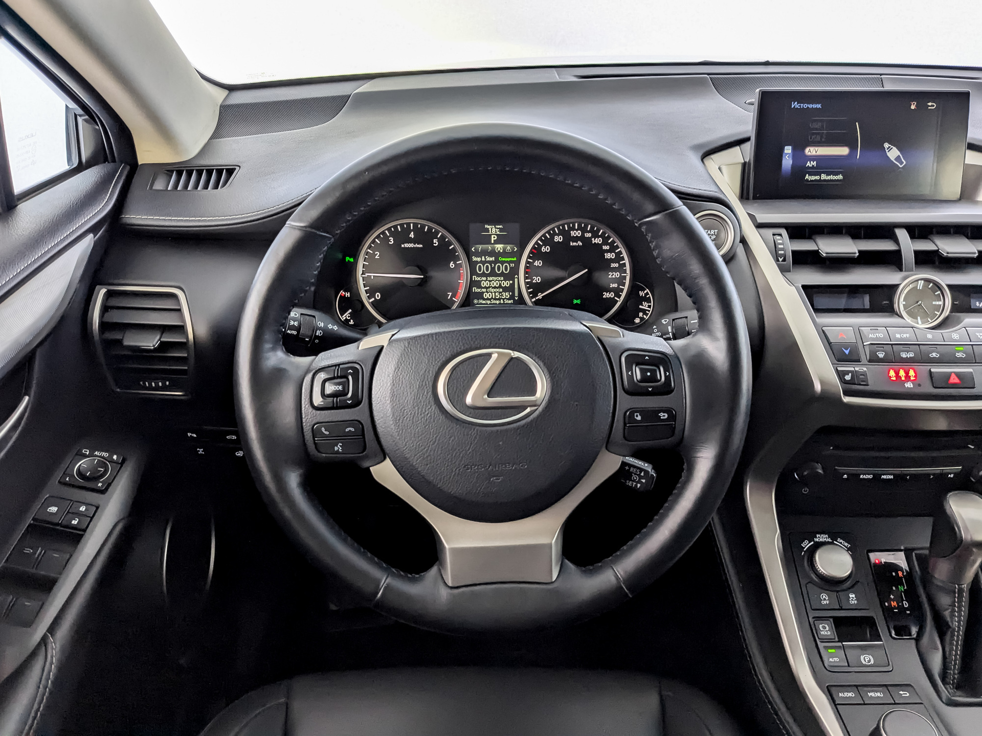 LEXUS NX 2.00 (150 л.с), автомат, 2017, пробег 166 995 км