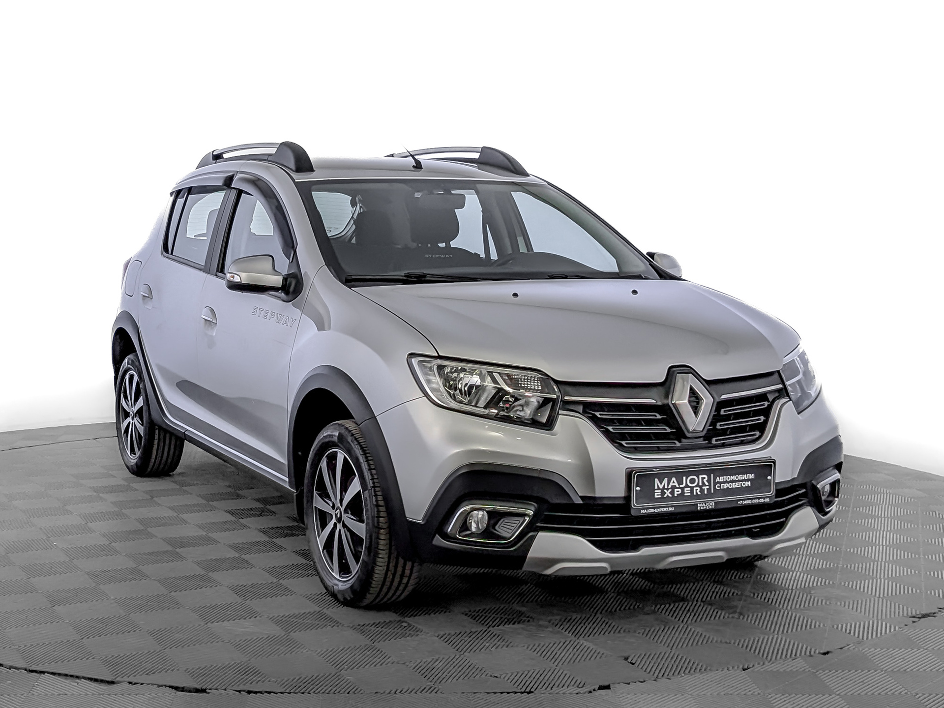 RENAULT Sandero 1.60 (82 л.с), механическая, 2019, пробег 32 690 км
